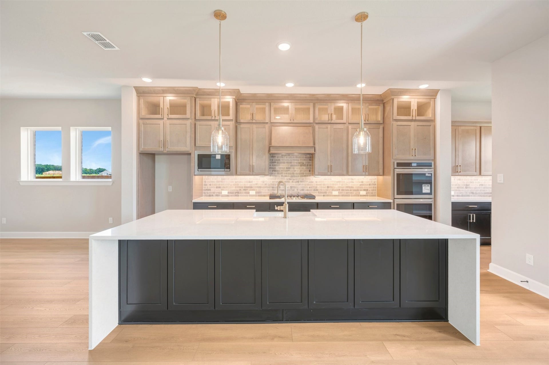 22903 Silver Fen Way, Waller, TX 77484 Photo does not represent actual home options and selection. Ask Sales consultant for specific selections.