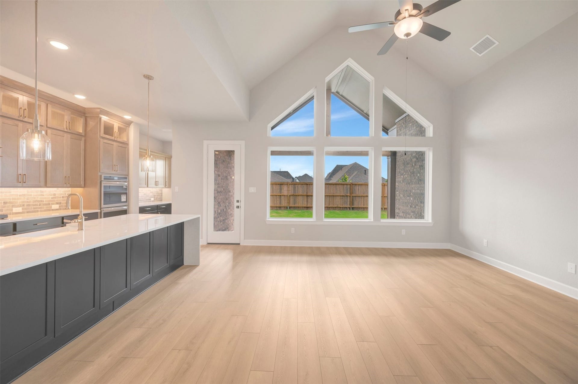 22903 Silver Fen Way, Waller, TX 77484 Photo does not represent actual home options and selection. Ask Sales consultant for specific selections.