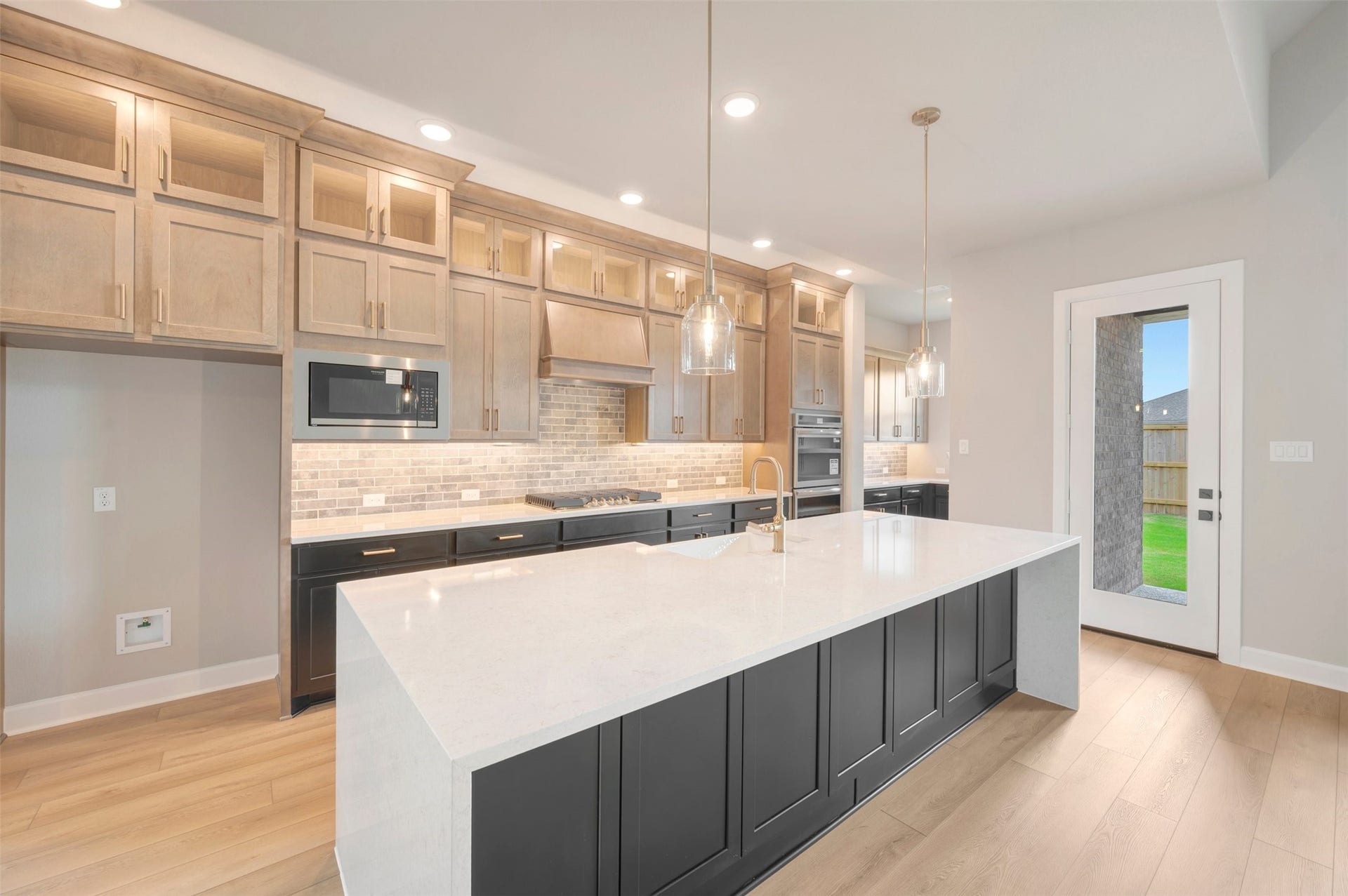 22903 Silver Fen Way, Waller, TX 77484 Photo does not represent actual home options and selection. Ask Sales consultant for specific selections.