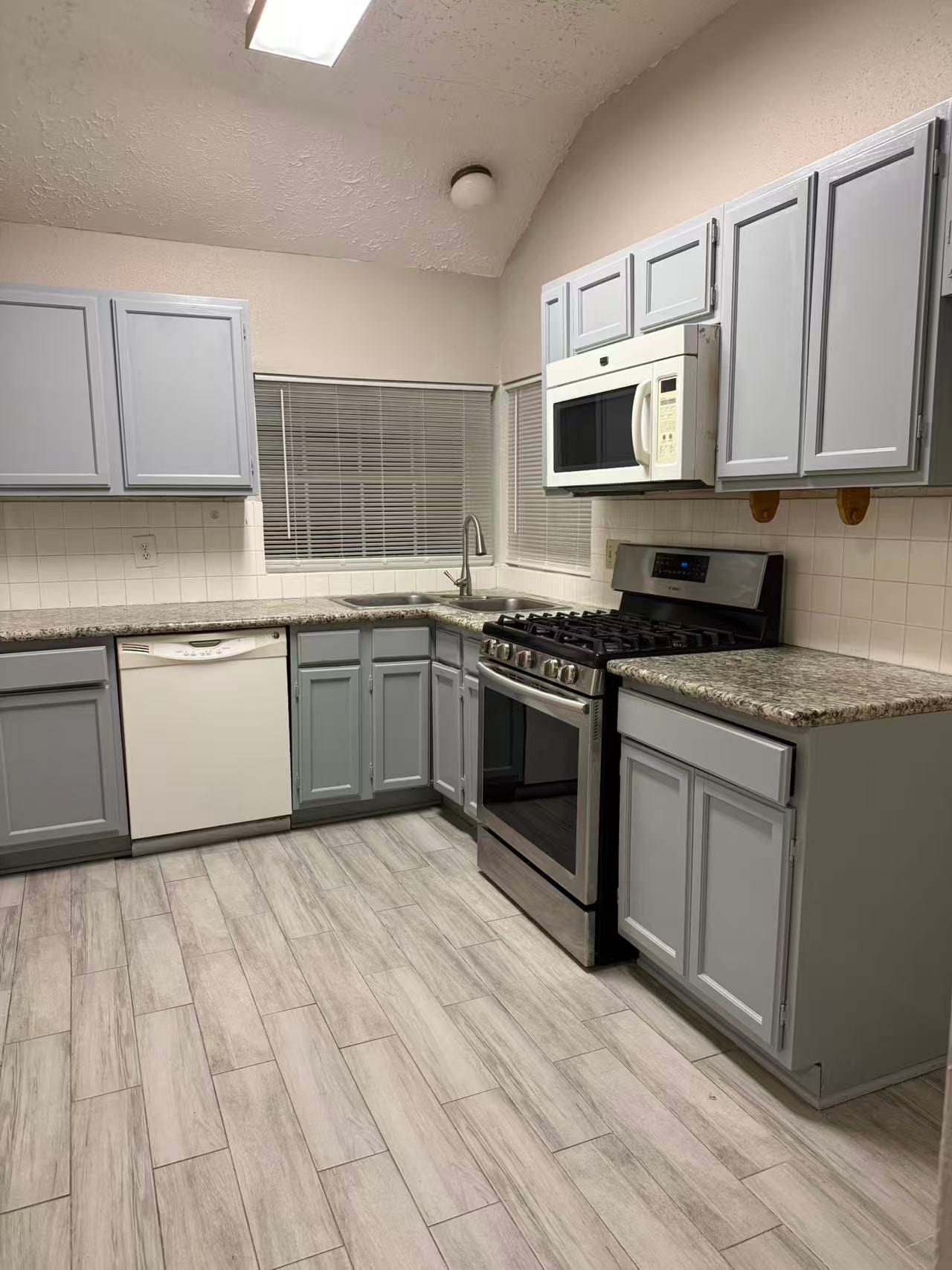 343 Elder Vista Drive, Houston, TX 77598 343 Elder Vista Drive, Houston, TX 77598