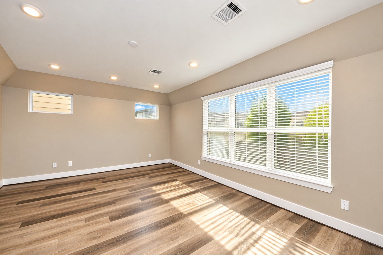 1278 N Post Oak Road, #B, Houston, TX 77055 Primary bedroom