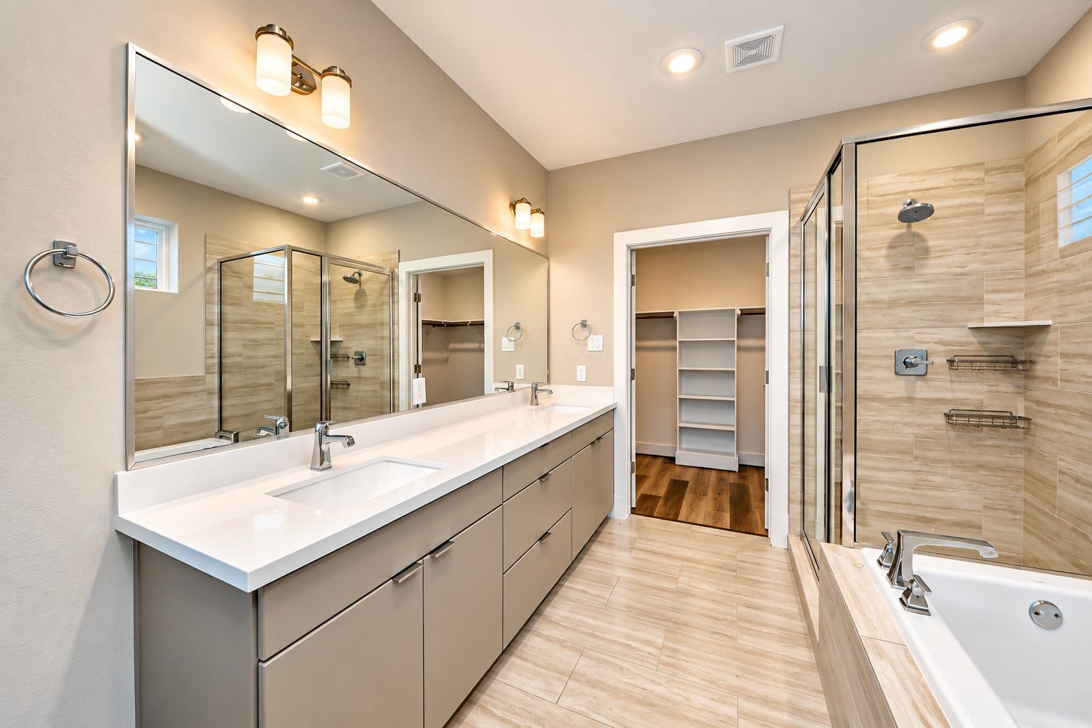 1278 N Post Oak Road, #B, Houston, TX 77055 Primary bath-double sinks