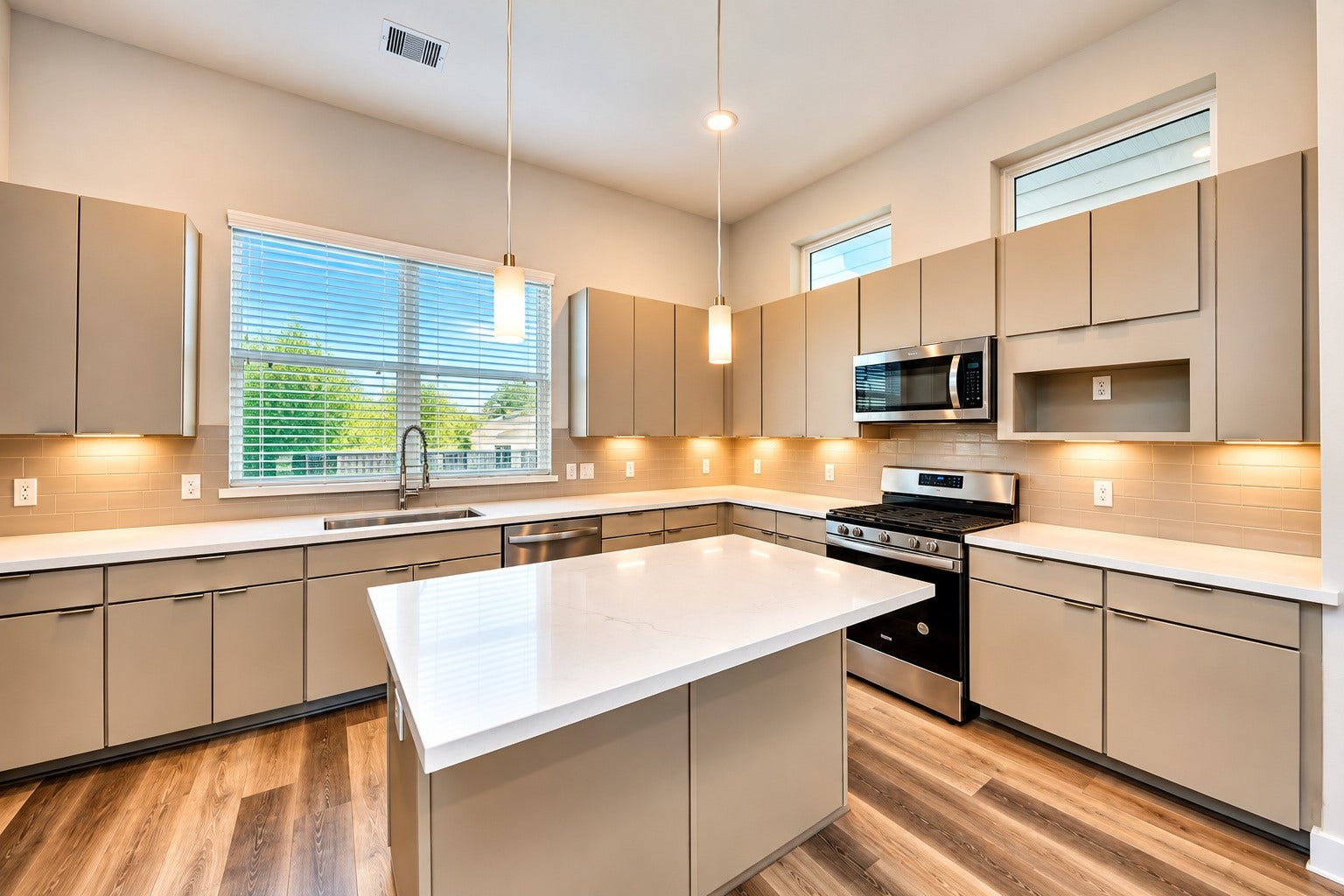 1278 N Post Oak Road, #B, Houston, TX 77055 2nd Floor Dining/kitchen area