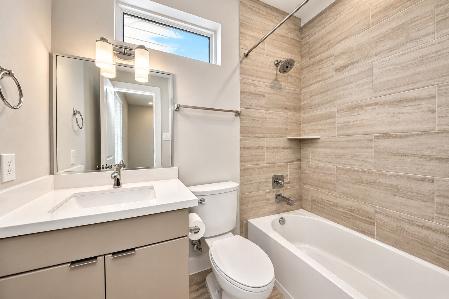 1278 N Post Oak Road, #B, Houston, TX 77055 Third floor-secondary bedroom with ensuite bath
