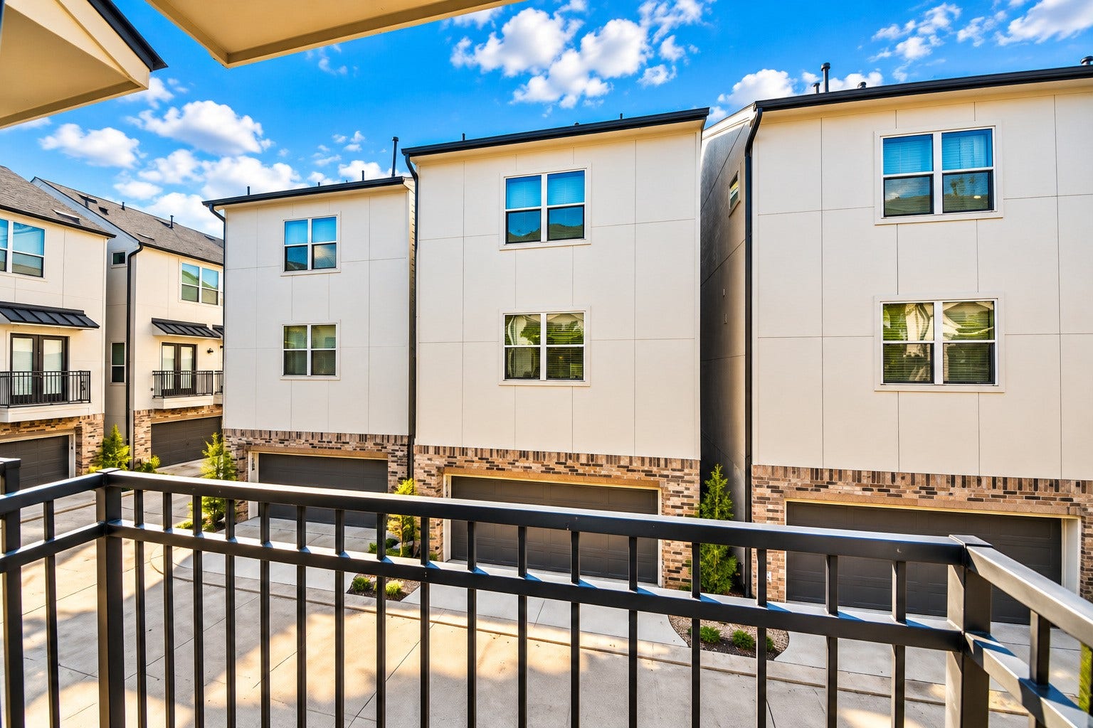 1278 N Post Oak Road, #B, Houston, TX 77055 Juliette balcony