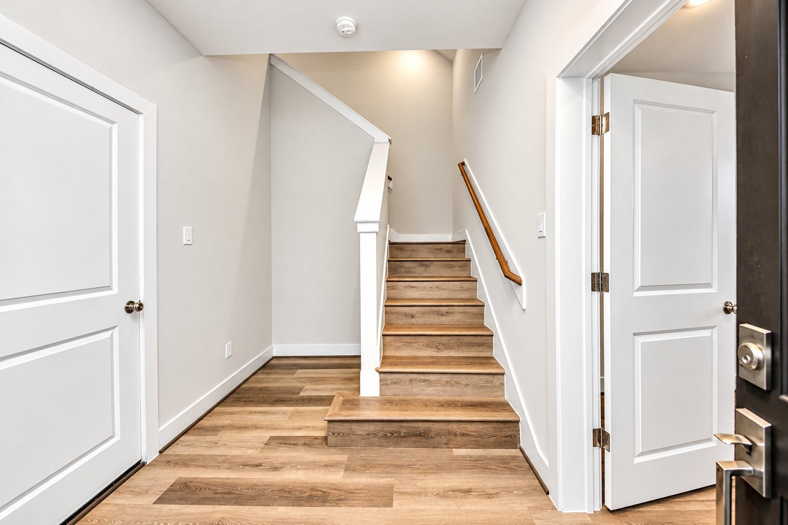 1278 N Post Oak Road, #B, Houston, TX 77055 Foyer/Entryway