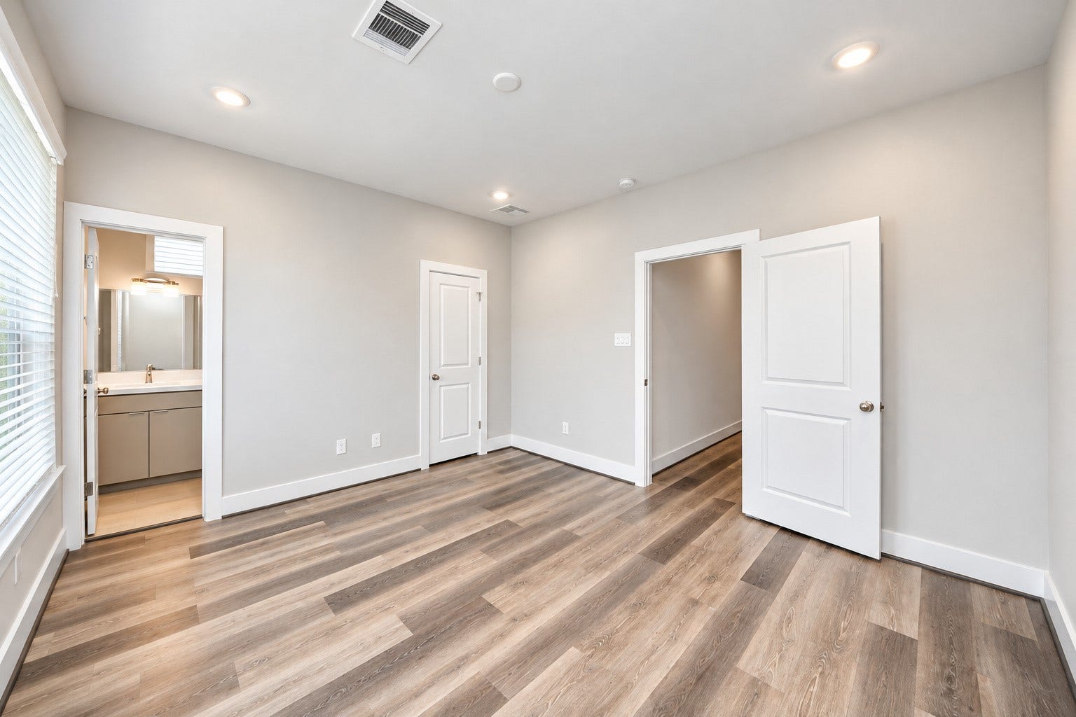1278 N Post Oak Road, #B, Houston, TX 77055 Third floor secondary bedroom