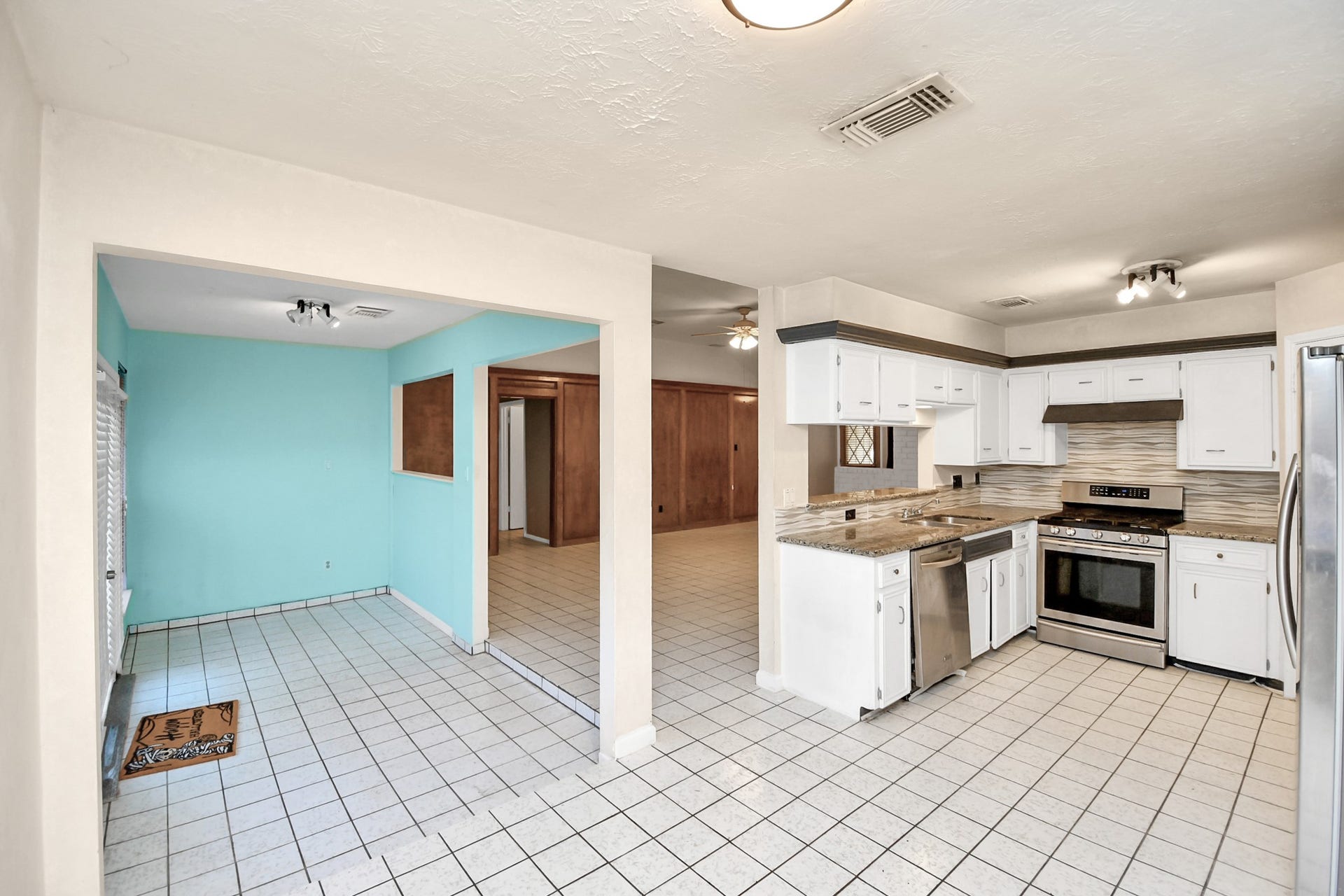 15015 Ringfield Drive, Houston, TX 77084