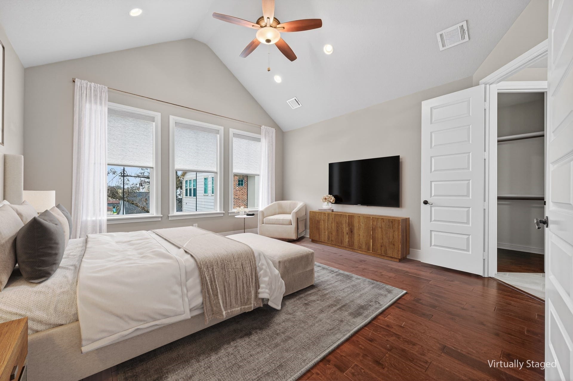 1429 W 21st Street, Houston, TX 77008 Primary bedroom suite is on the third floor -- and offers this triple set of large windows.