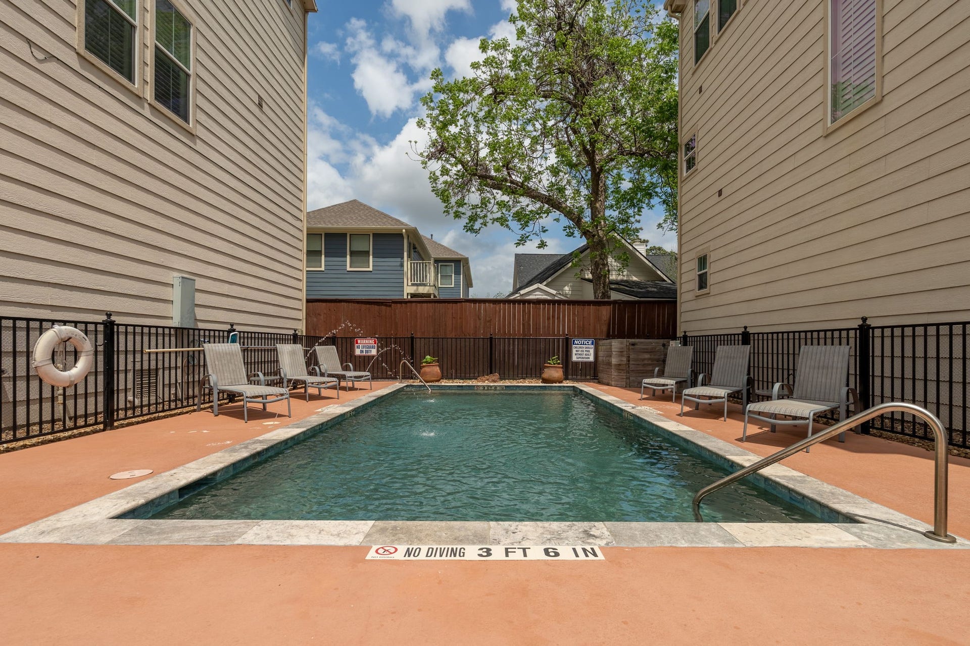 1429 W 21st Street, Houston, TX 77008 PRIVATE POOL SHARED WITH JUST 9 HOMES. Where else can you find that in the Heights? Nowhere else but here!