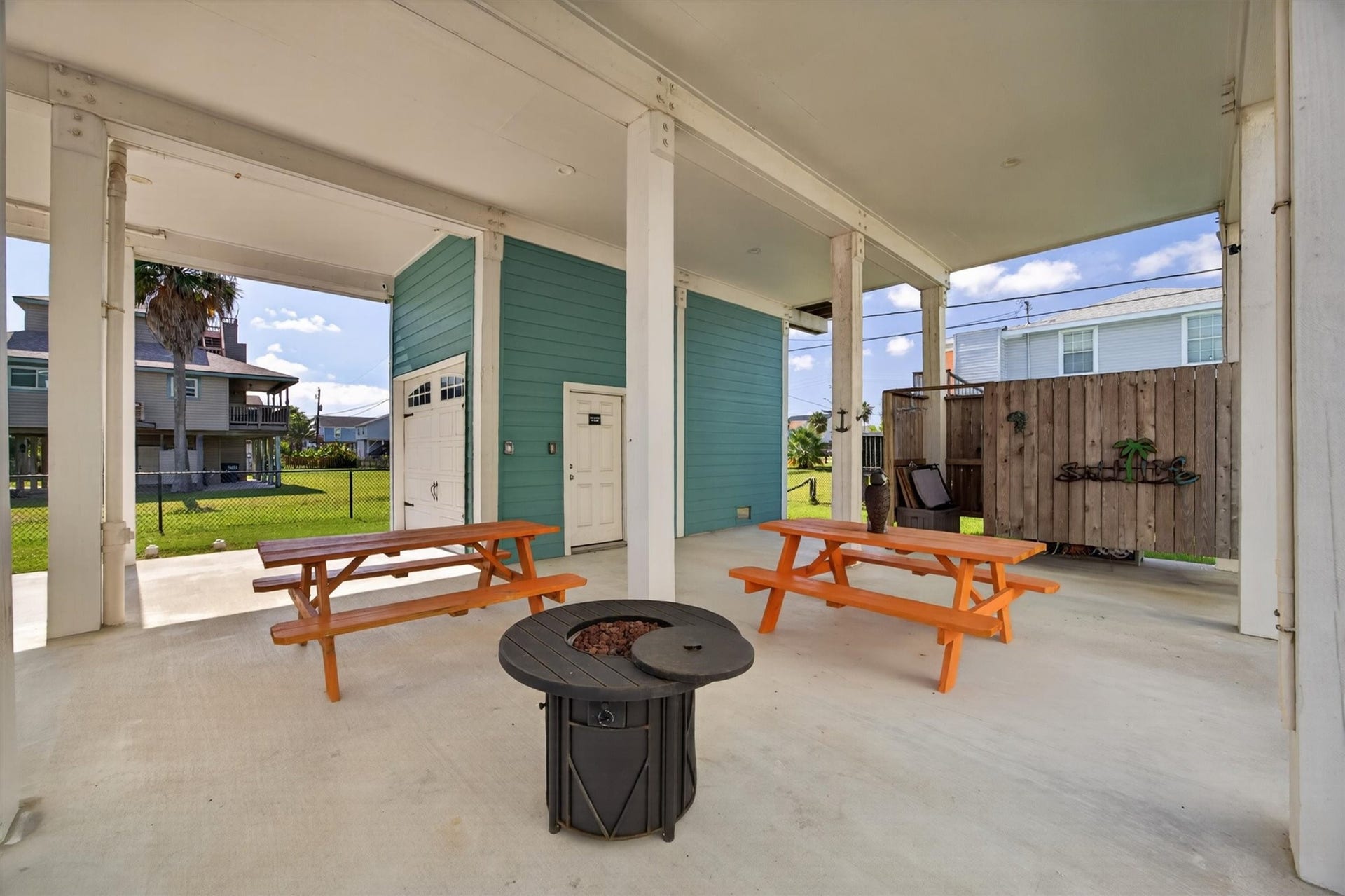 4022 Fort Bend Drive, Galveston, TX 77554 4022 Fort Bend Drive, Galveston, TX 77554