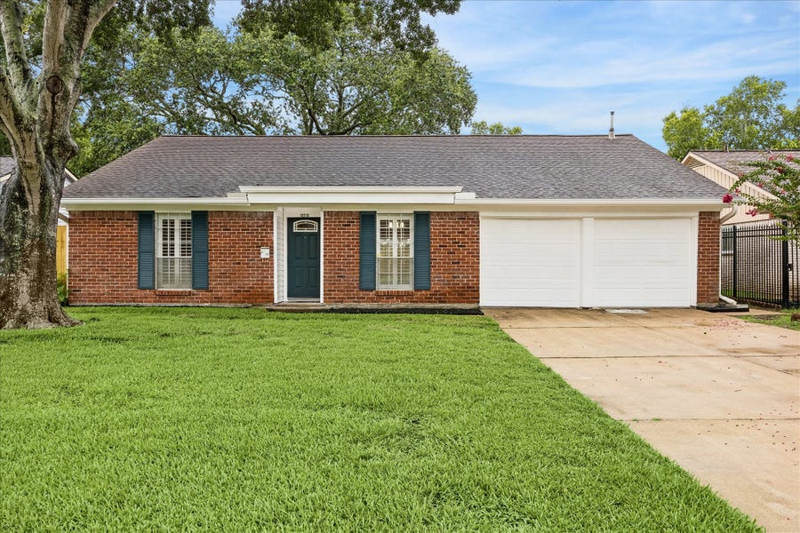 Property photo for 15710 Thunderbay Drive, Houston, TX