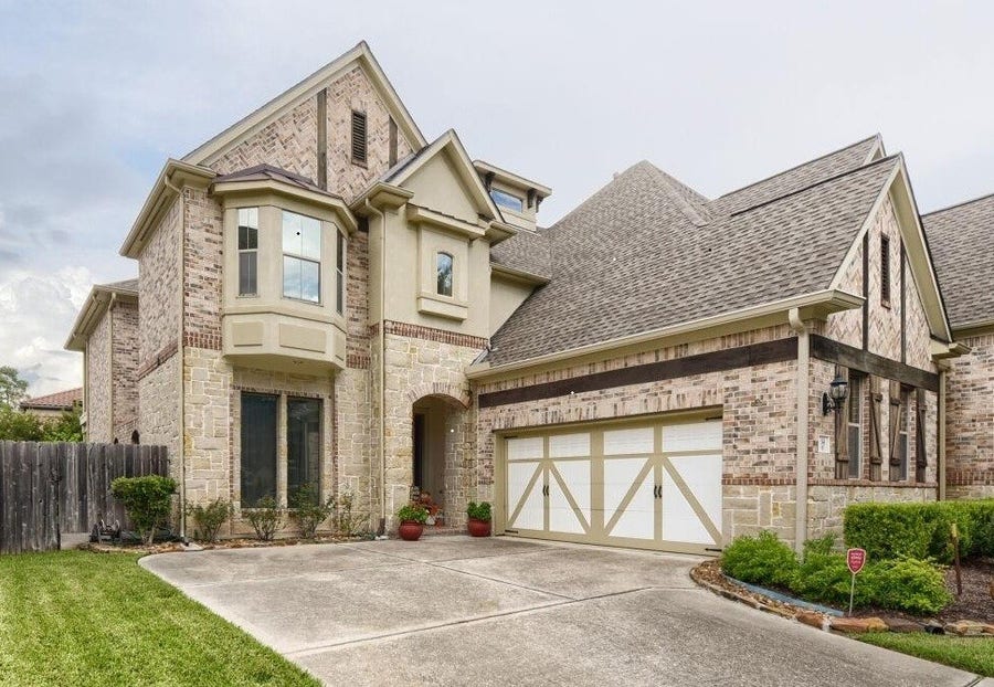 Property photo for 14 Knights Crossing Drive, The Woodlands, TX