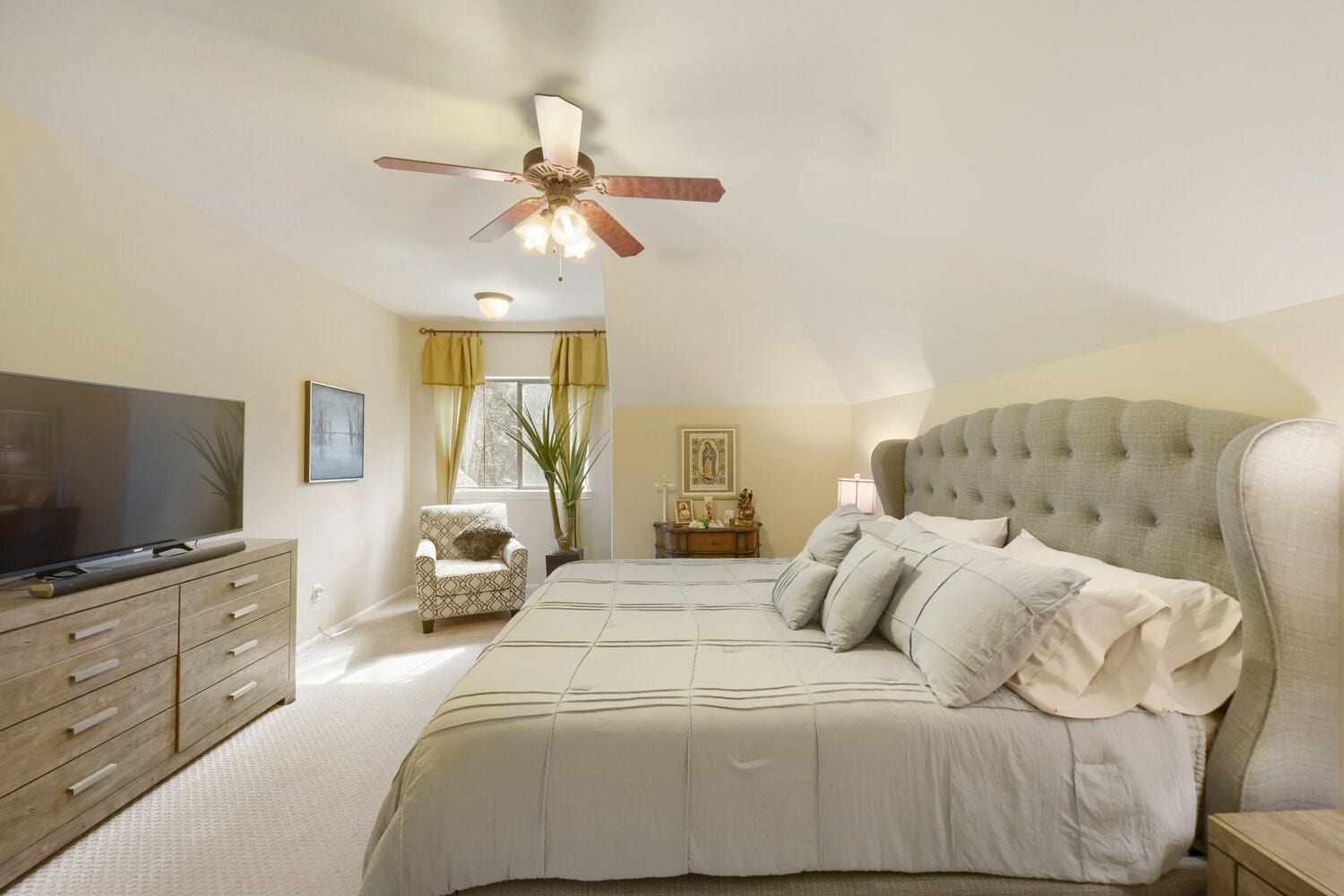 14 Knights Crossing Drive, The Woodlands, TX 77382 Secondary bedroom #1
