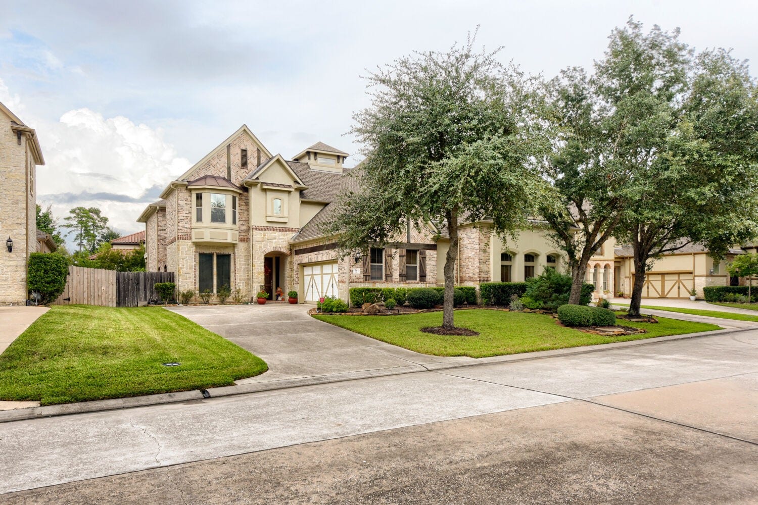 14 Knights Crossing Drive, The Woodlands, TX 77382 Street view