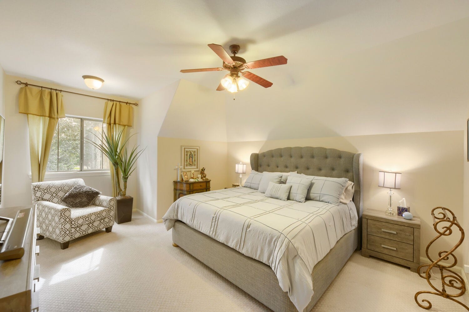 14 Knights Crossing Drive, The Woodlands, TX 77382 Secondary bedroom #1