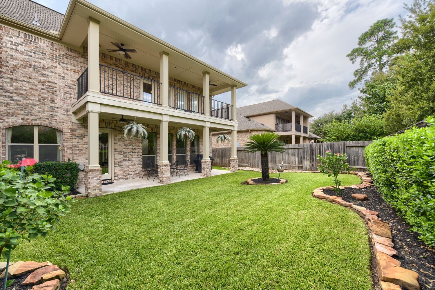 14 Knights Crossing Drive, The Woodlands, TX 77382 Backyard garden