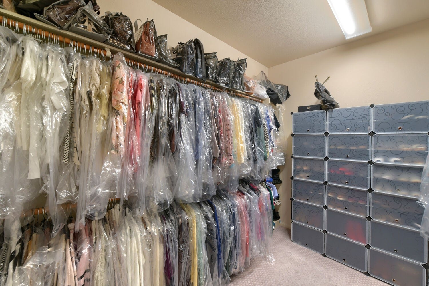 14 Knights Crossing Drive, The Woodlands, TX 77382 Primary walk-in closet "Hers"