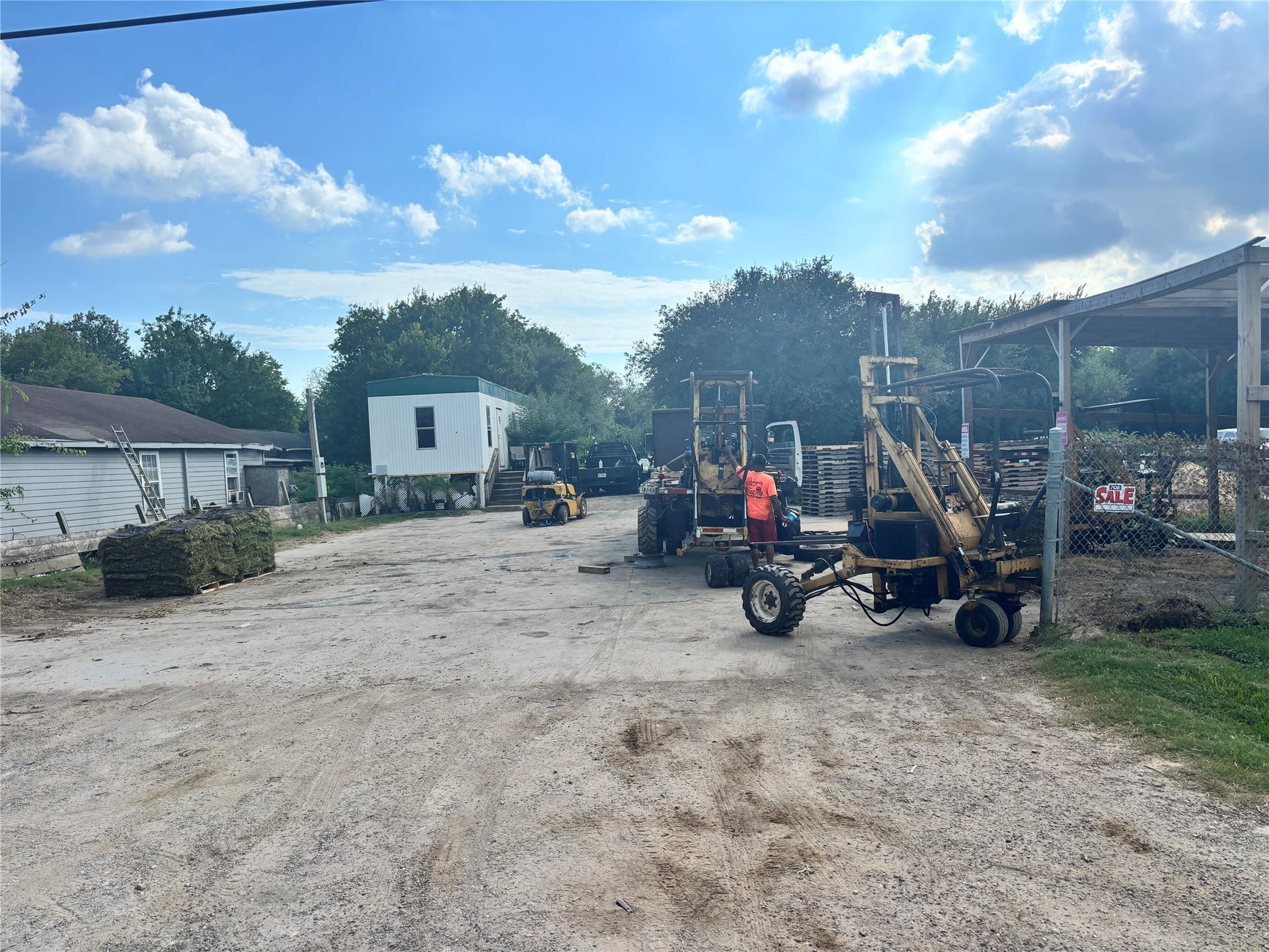 4701 Highway 6, Hitchcock, TX 77563 4701 Highway 6, Hitchcock, TX 77563