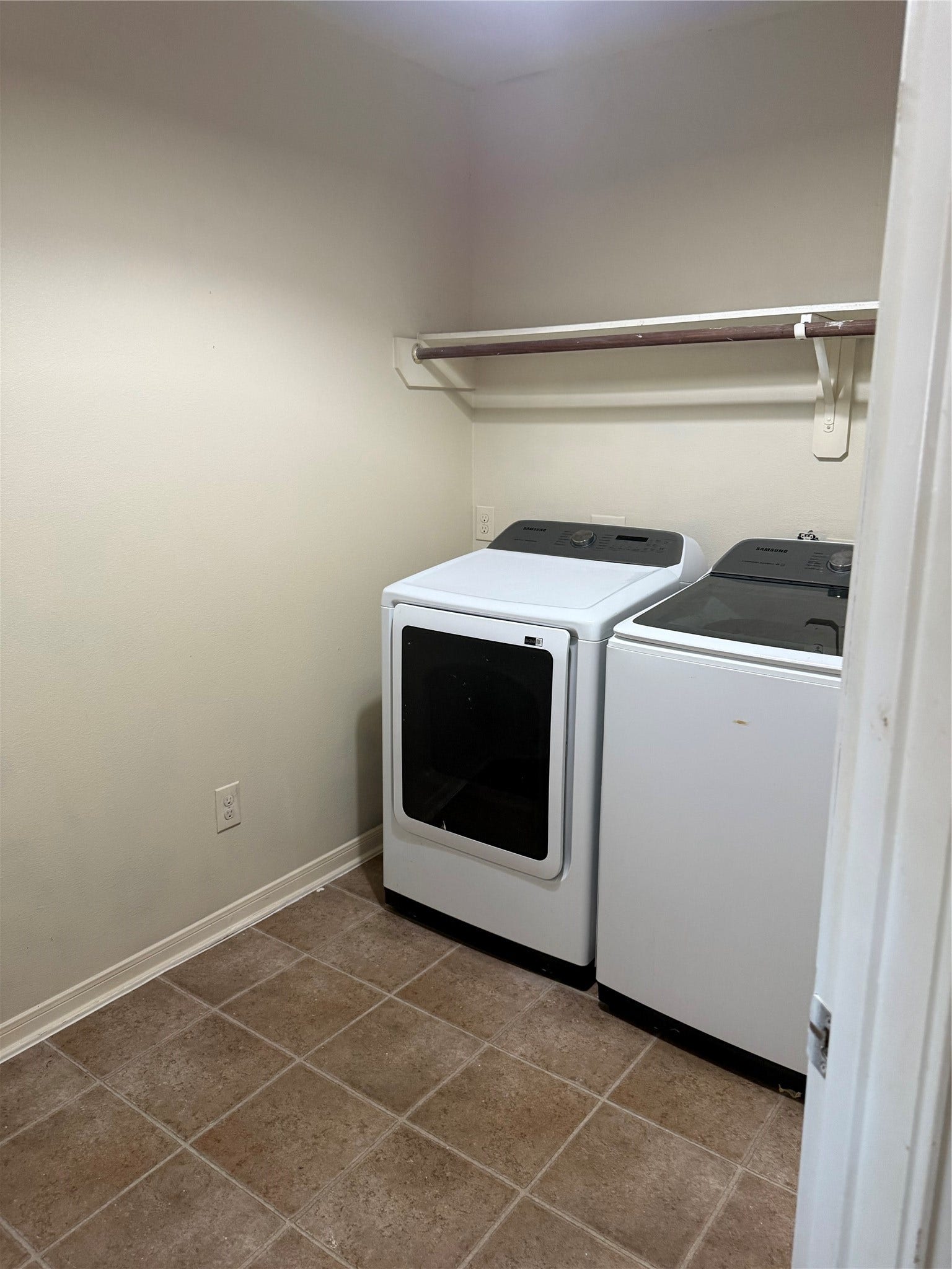 1330 Reedpoint Drive, Houston, TX 77090 1330 Reedpoint Drive, Houston, TX 77090