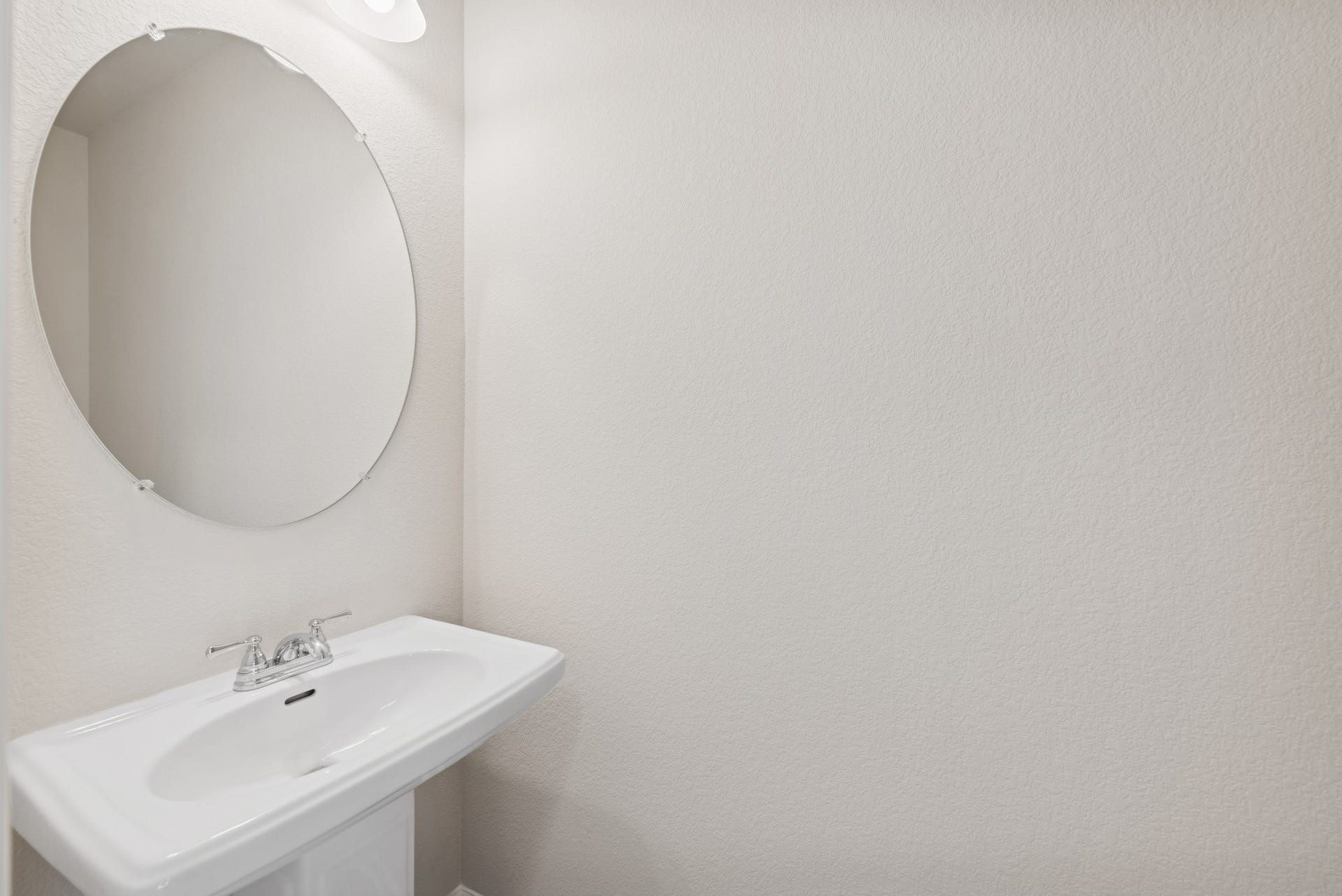 19111 Malatya Court, Montgomery, TX 77316 The Cardinal II- Powder Bath. Photos of home shown are for illustration only; actual features, colors, and upgrades may vary.