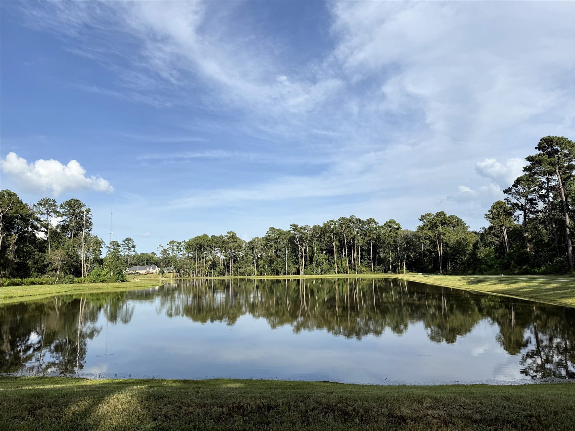 14858 Whistling Duck Lane, Magnolia, TX 77354 Trails around the lake and throughout Audubon provide the opportunity to explore nature.
