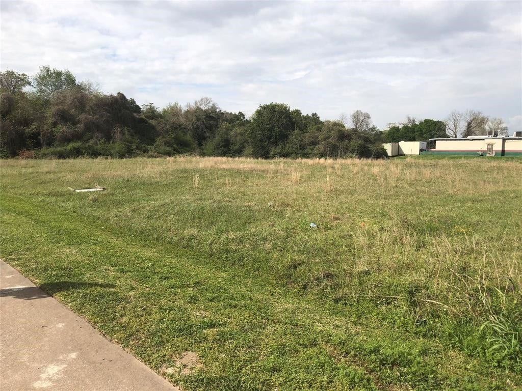 00 Tx-35 Loop, Alvin, TX 77511 00 Tx-35 Loop, Alvin, TX 77511