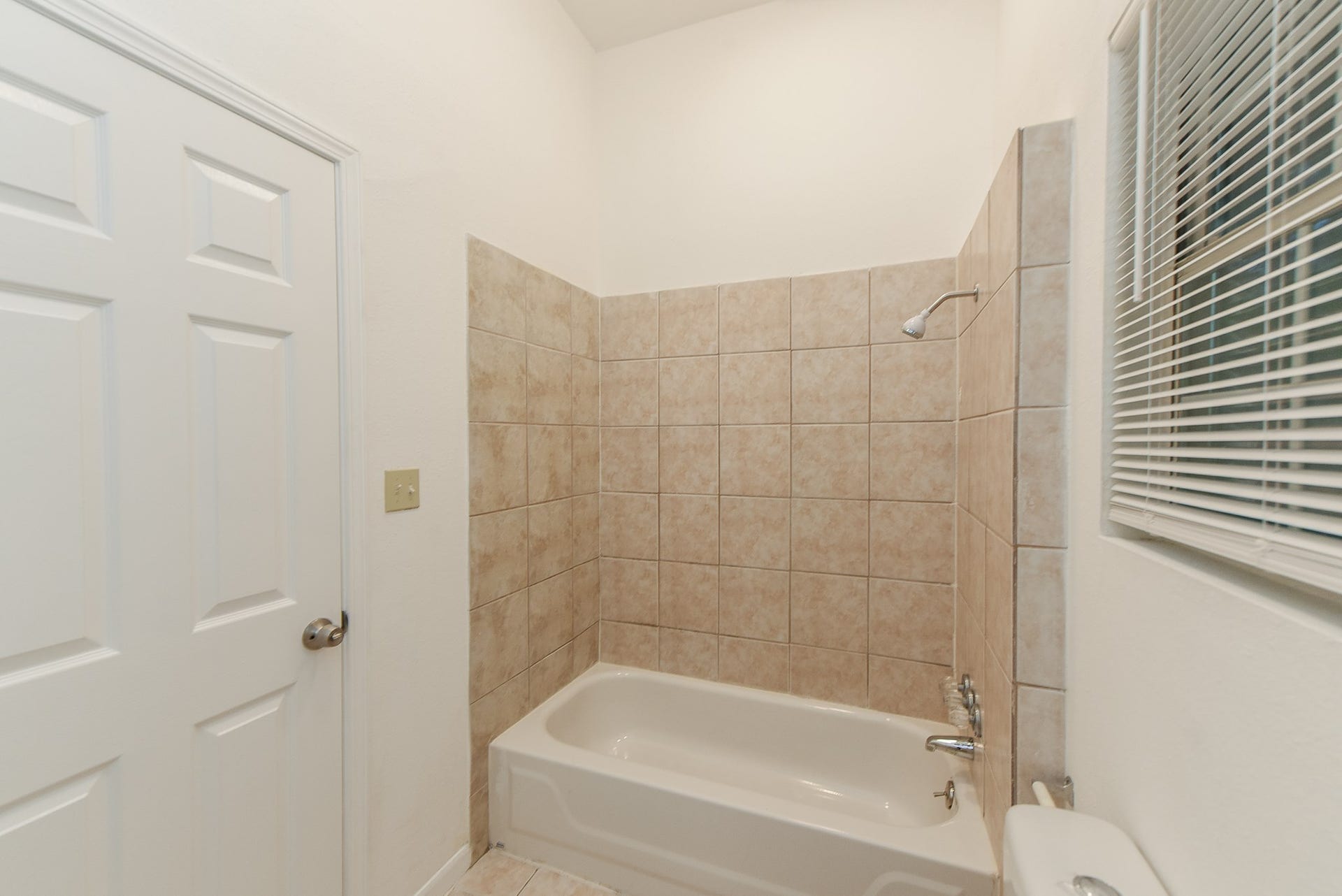 18610 Anne Drive, Webster, TX 77058 18610 Anne Drive, Webster, TX 77058