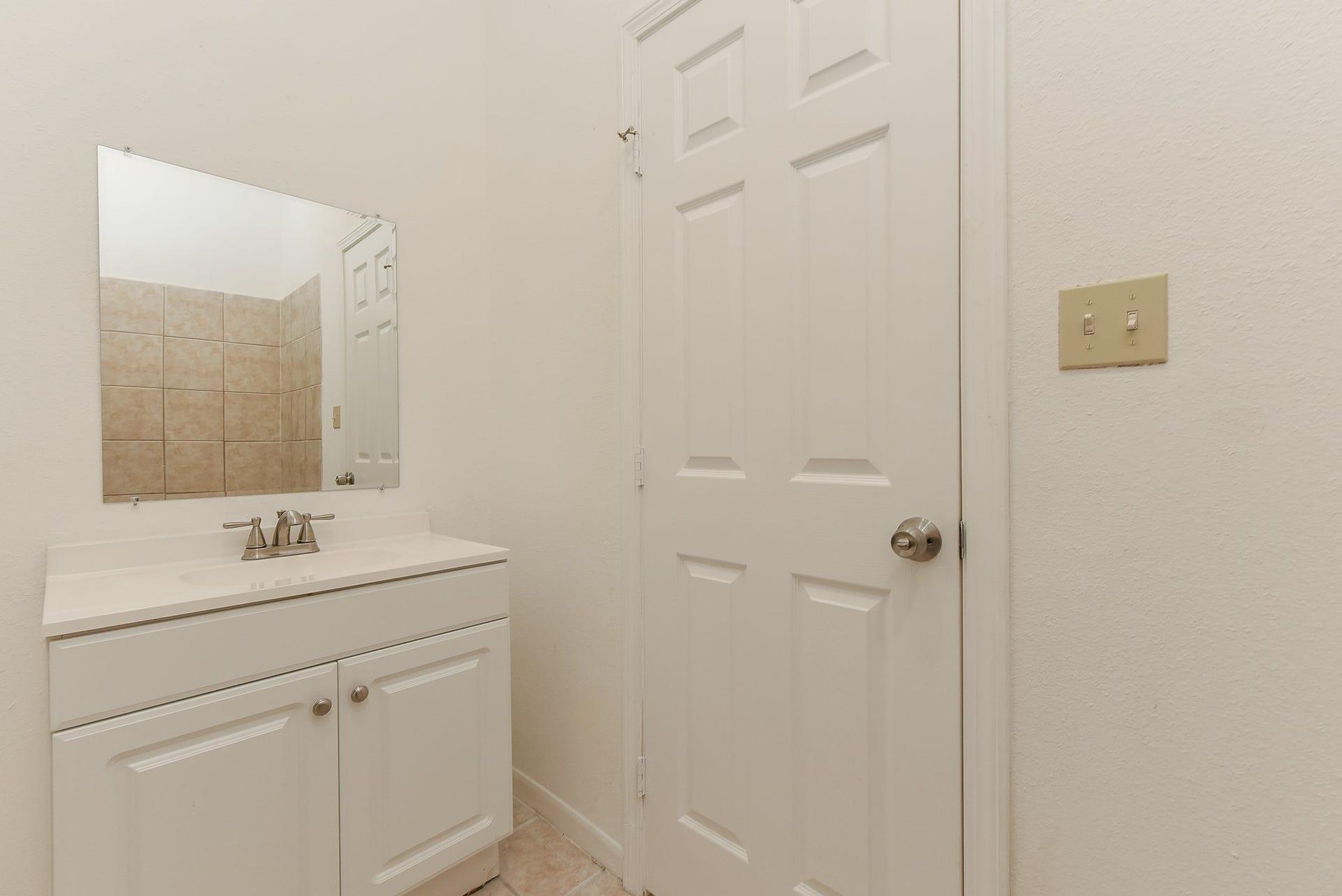 18610 Anne Drive, Webster, TX 77058 18610 Anne Drive, Webster, TX 77058