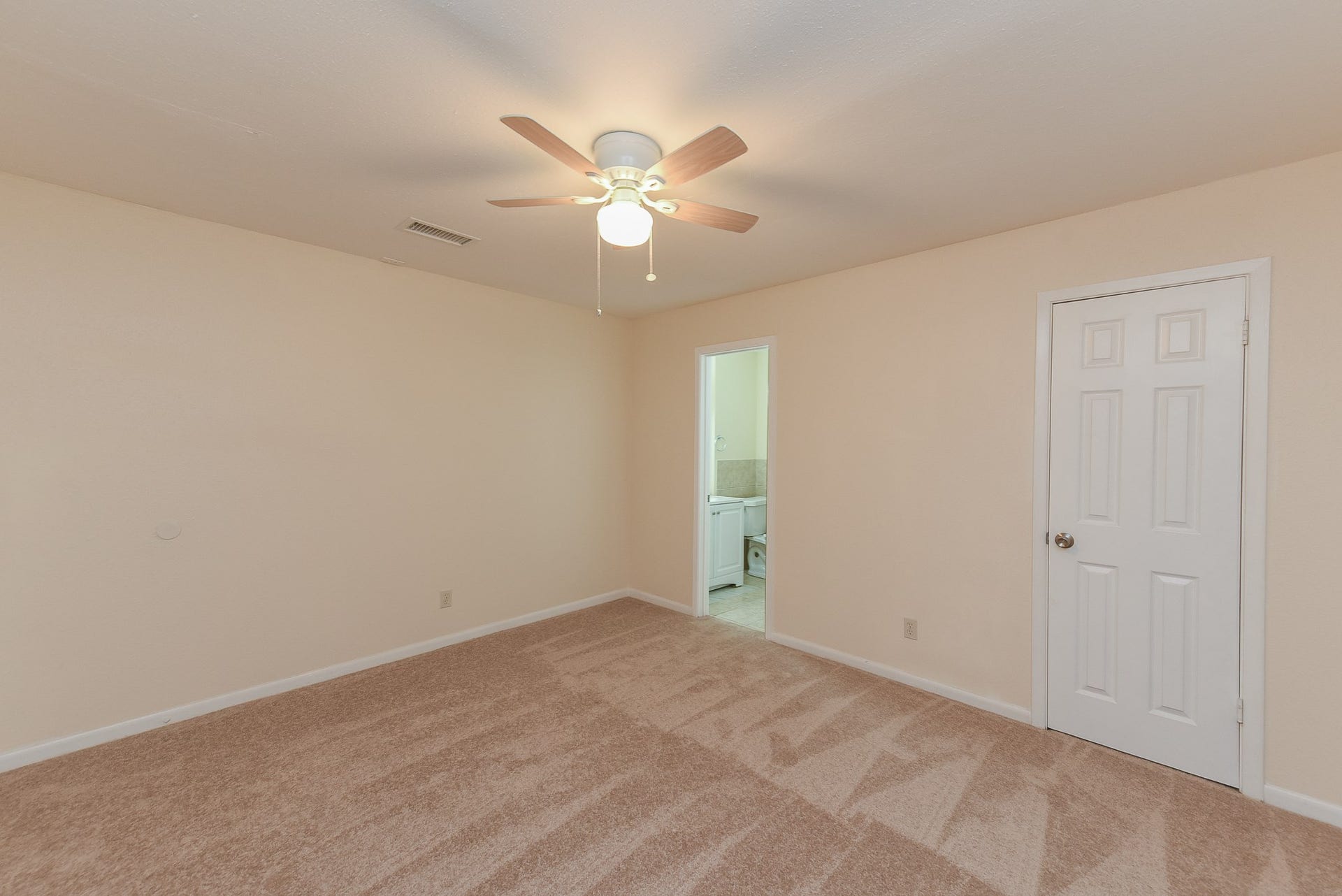18610 Anne Drive, Webster, TX 77058 18610 Anne Drive, Webster, TX 77058