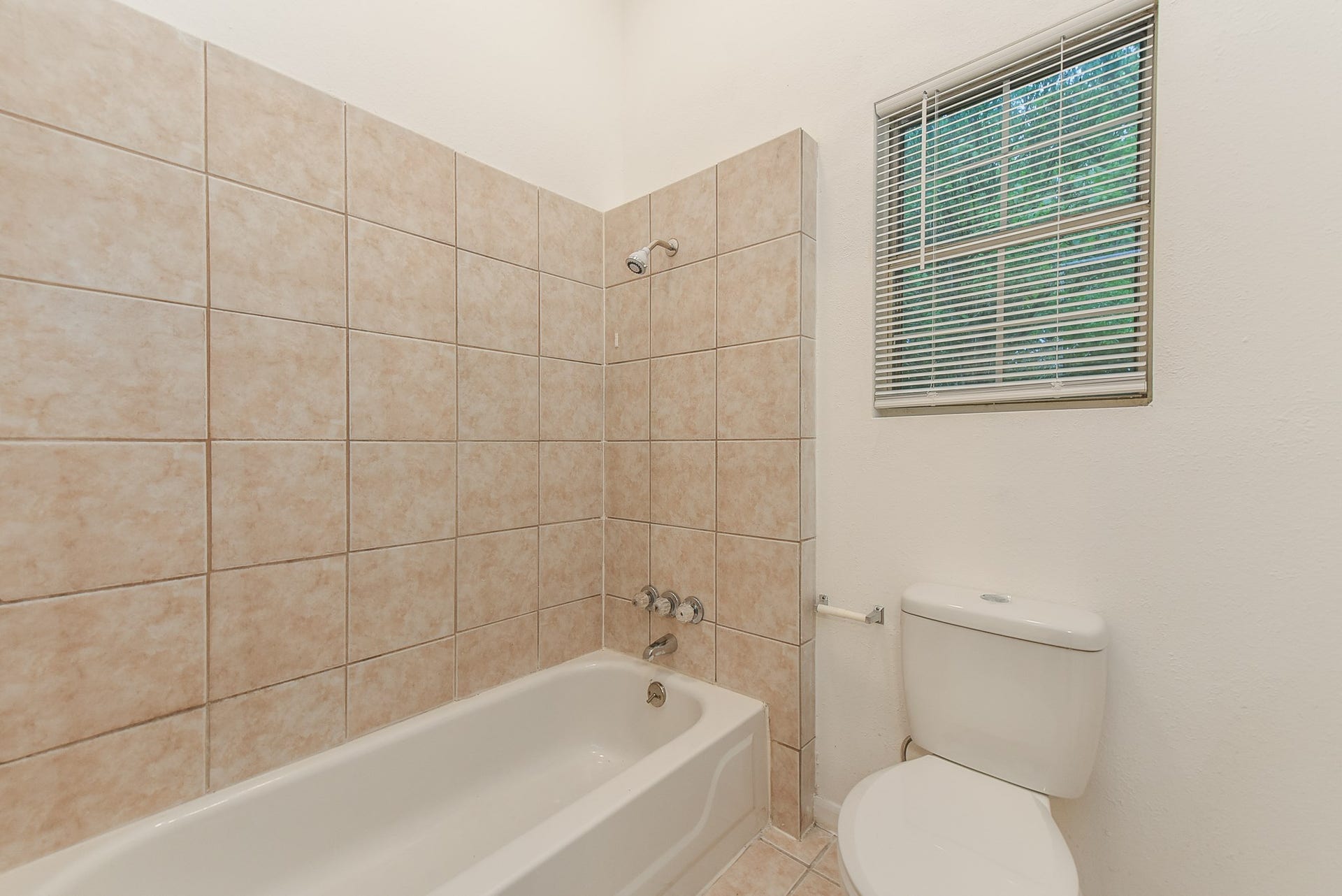 18610 Anne Drive, Webster, TX 77058 18610 Anne Drive, Webster, TX 77058
