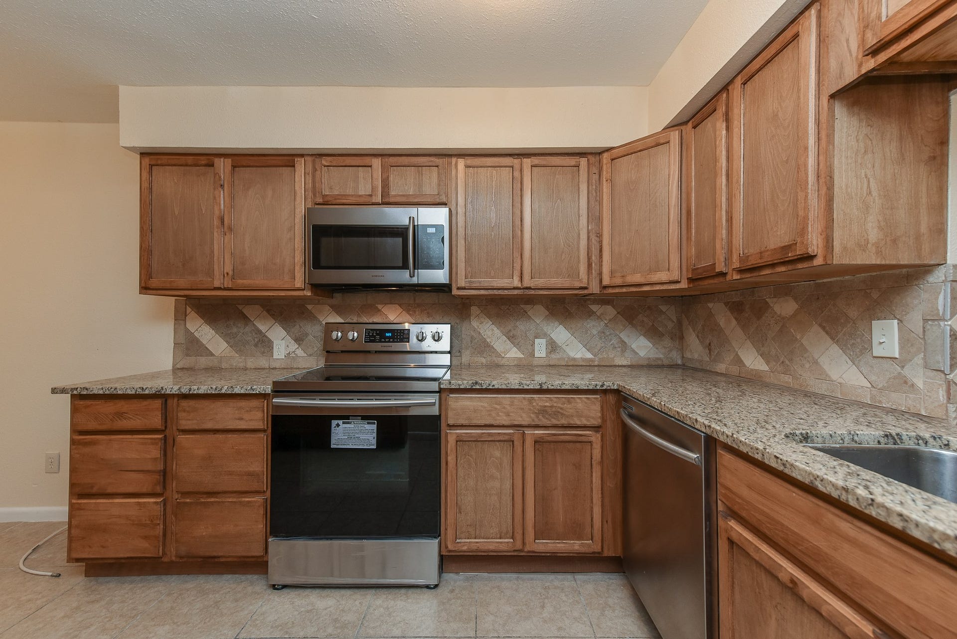 18610 Anne Drive, Webster, TX 77058 18610 Anne Drive, Webster, TX 77058