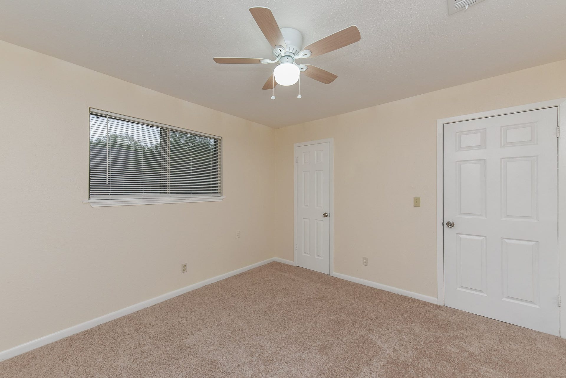 18610 Anne Drive, Webster, TX 77058 18610 Anne Drive, Webster, TX 77058