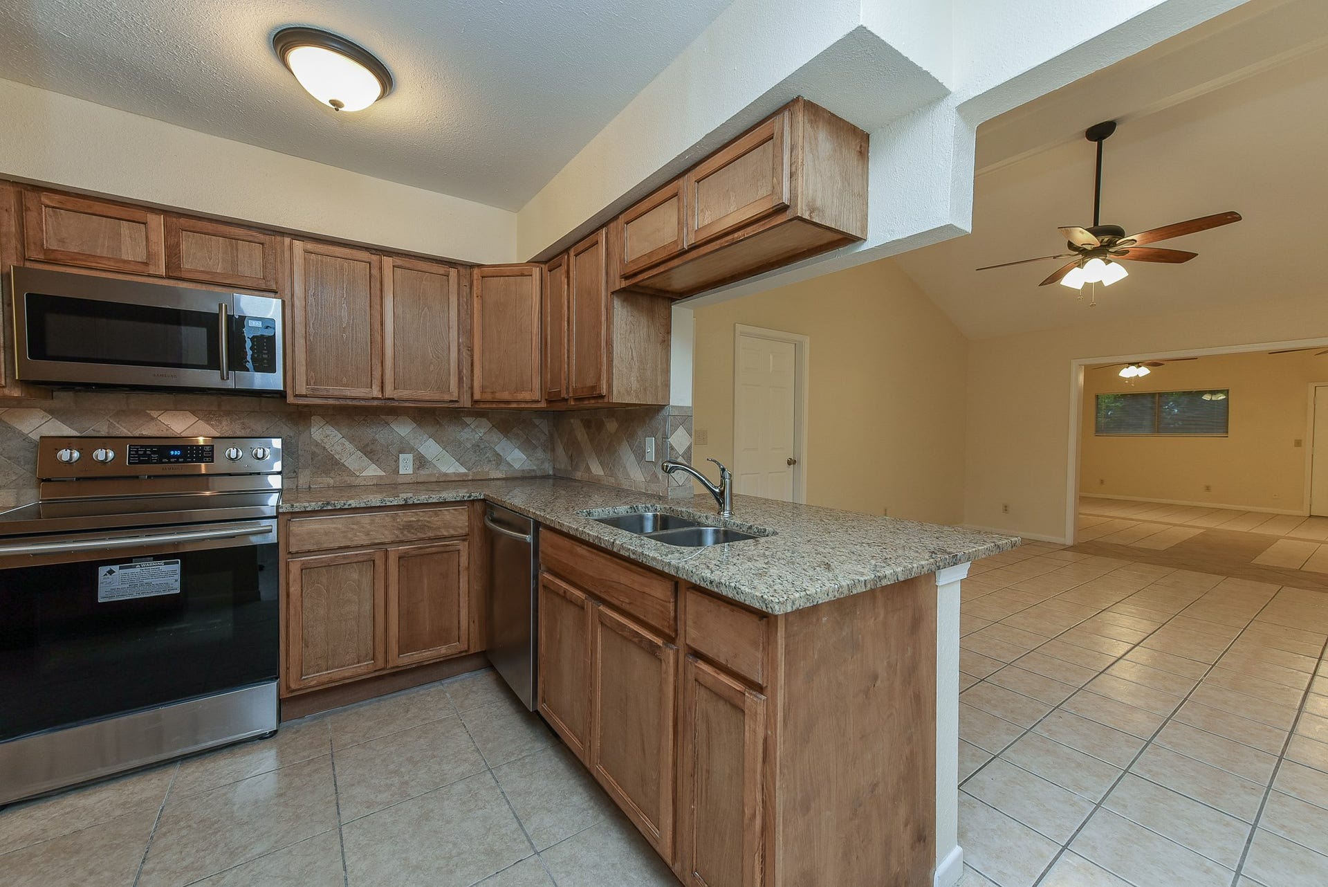 18610 Anne Drive, Webster, TX 77058 18610 Anne Drive, Webster, TX 77058