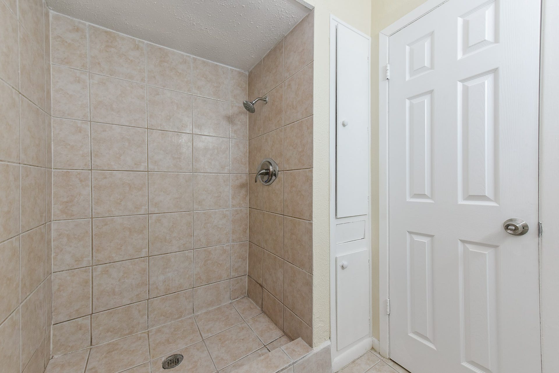 18610 Anne Drive, Webster, TX 77058 18610 Anne Drive, Webster, TX 77058