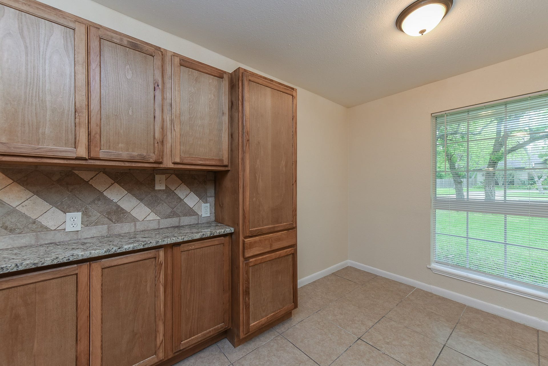 18610 Anne Drive, Webster, TX 77058 18610 Anne Drive, Webster, TX 77058