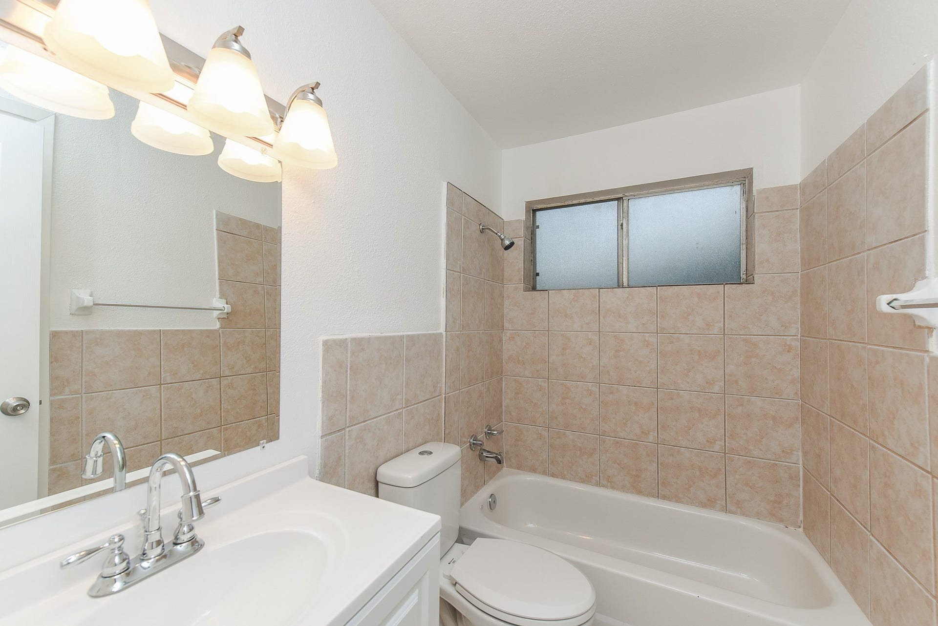 18610 Anne Drive, Webster, TX 77058 18610 Anne Drive, Webster, TX 77058