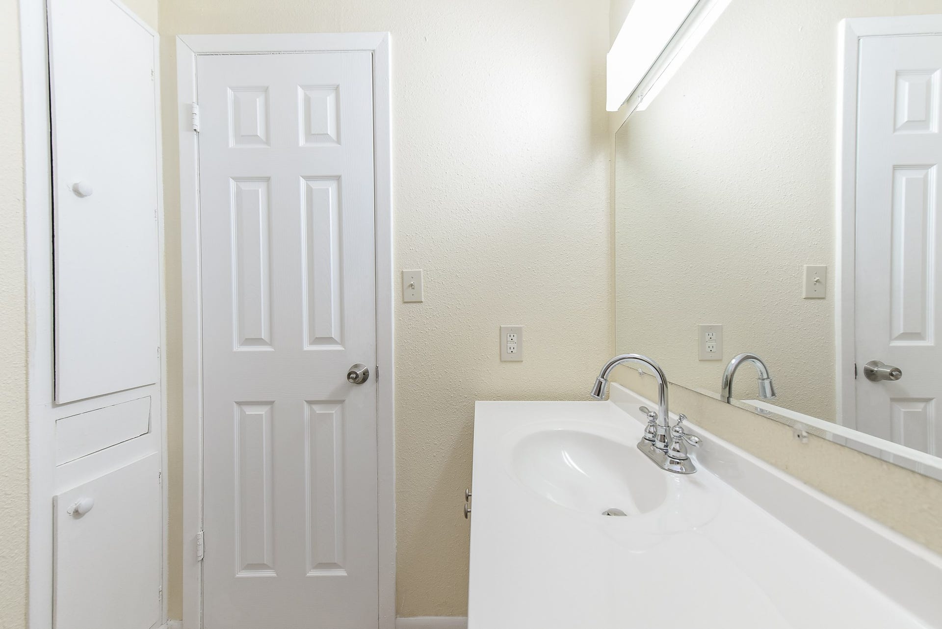 18610 Anne Drive, Webster, TX 77058 18610 Anne Drive, Webster, TX 77058