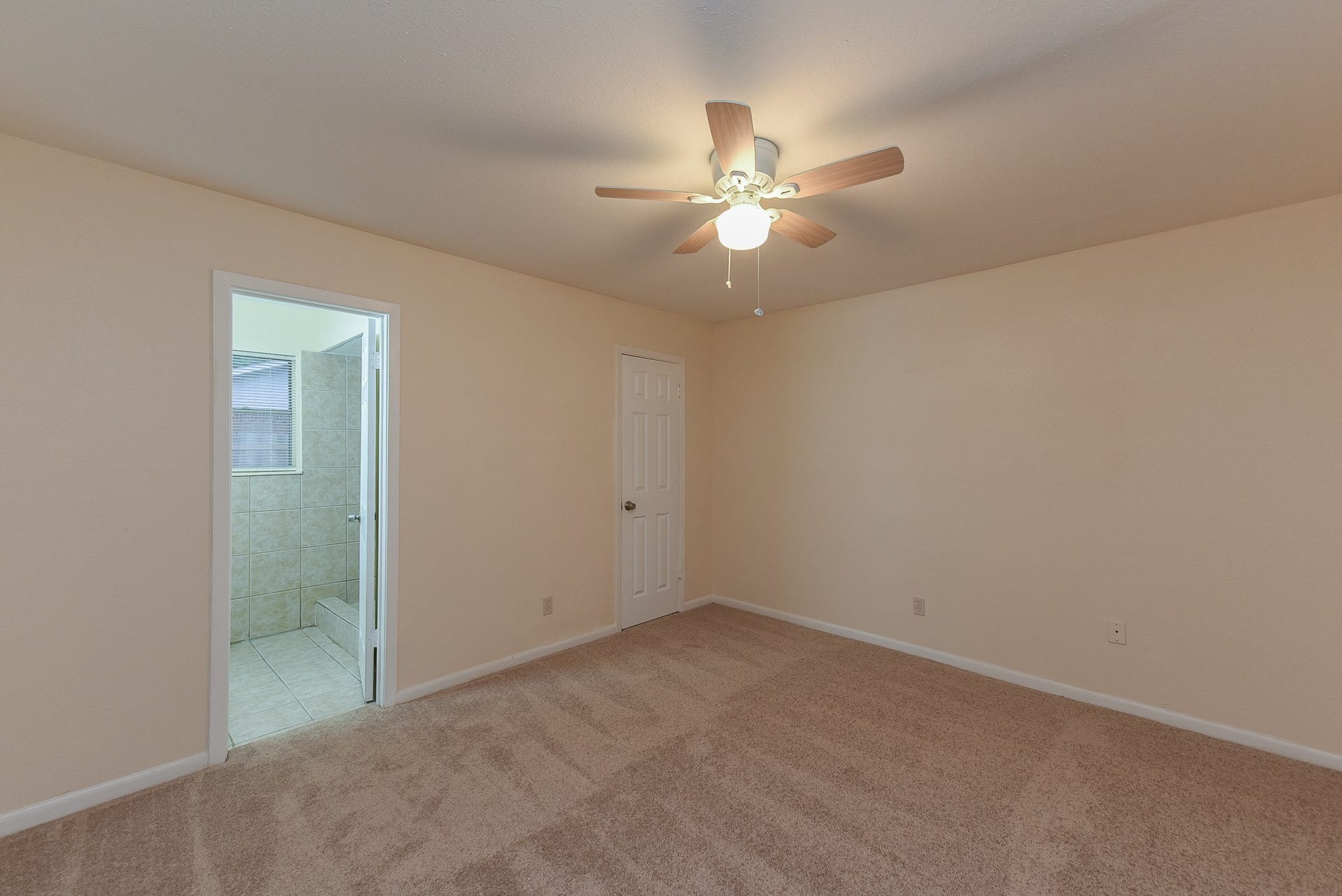 18610 Anne Drive, Webster, TX 77058 18610 Anne Drive, Webster, TX 77058