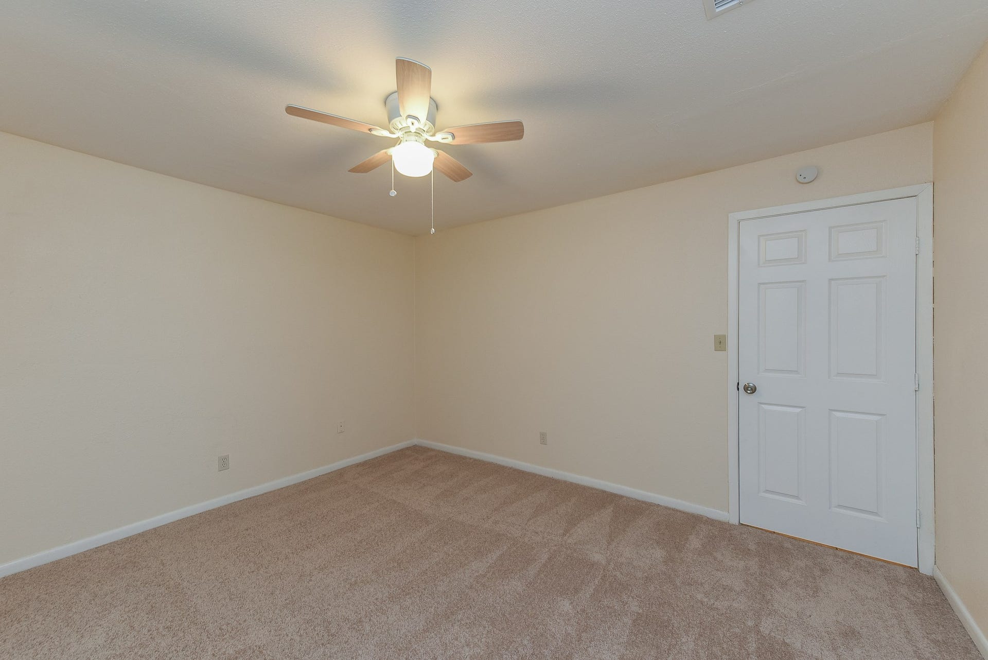 18610 Anne Drive, Webster, TX 77058 18610 Anne Drive, Webster, TX 77058