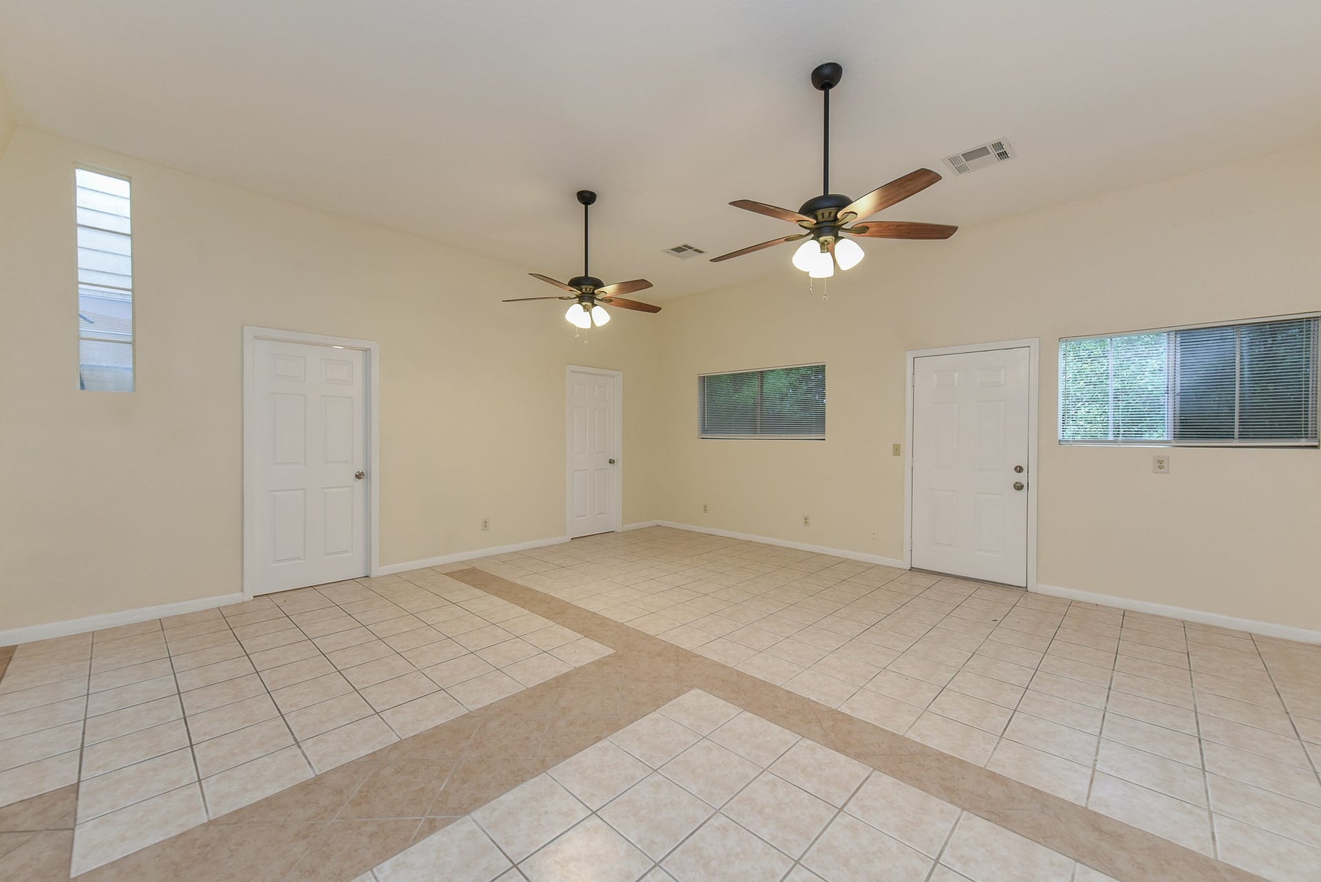 18610 Anne Drive, Webster, TX 77058 18610 Anne Drive, Webster, TX 77058