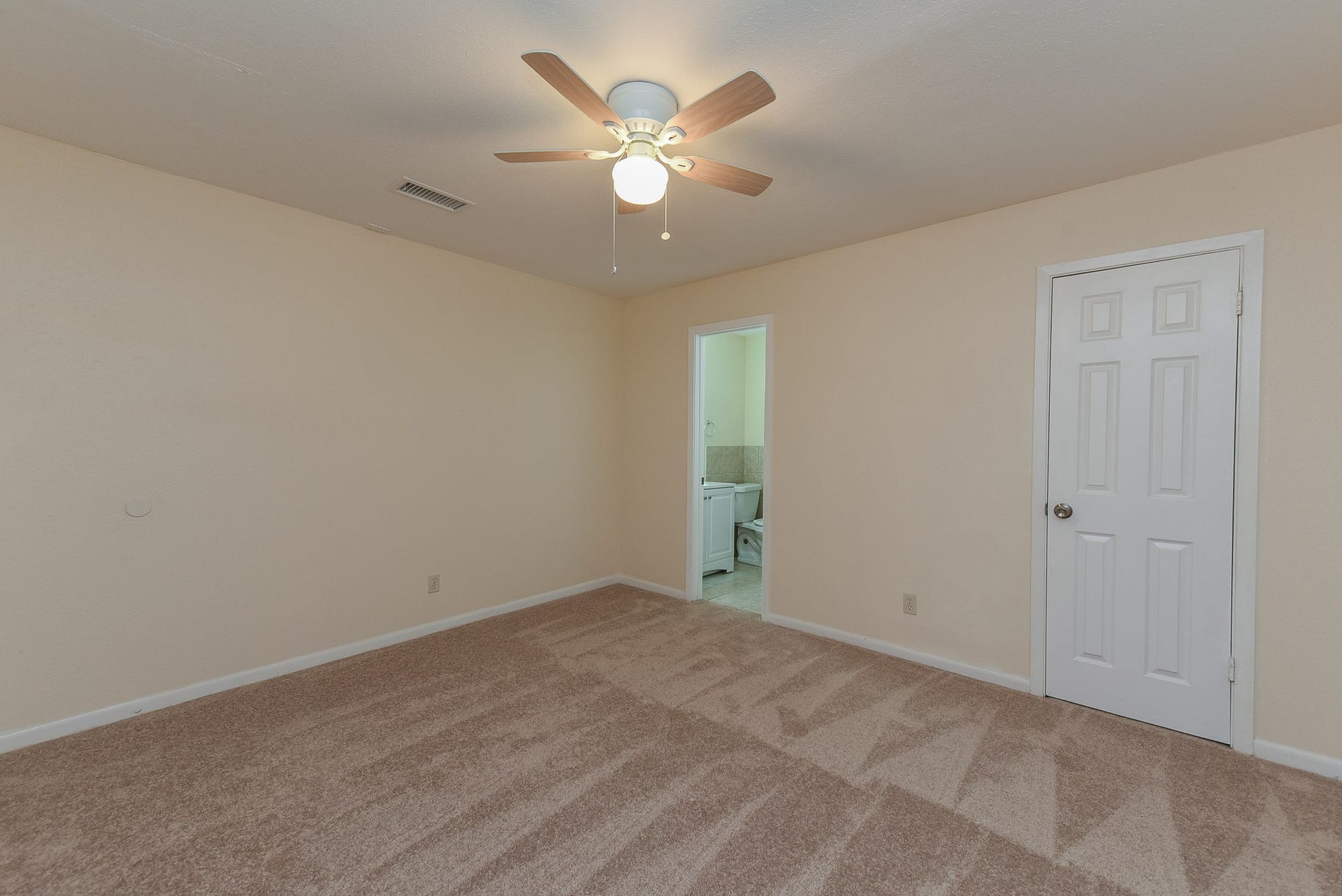 18610 Anne Drive, Webster, TX 77058 18610 Anne Drive, Webster, TX 77058