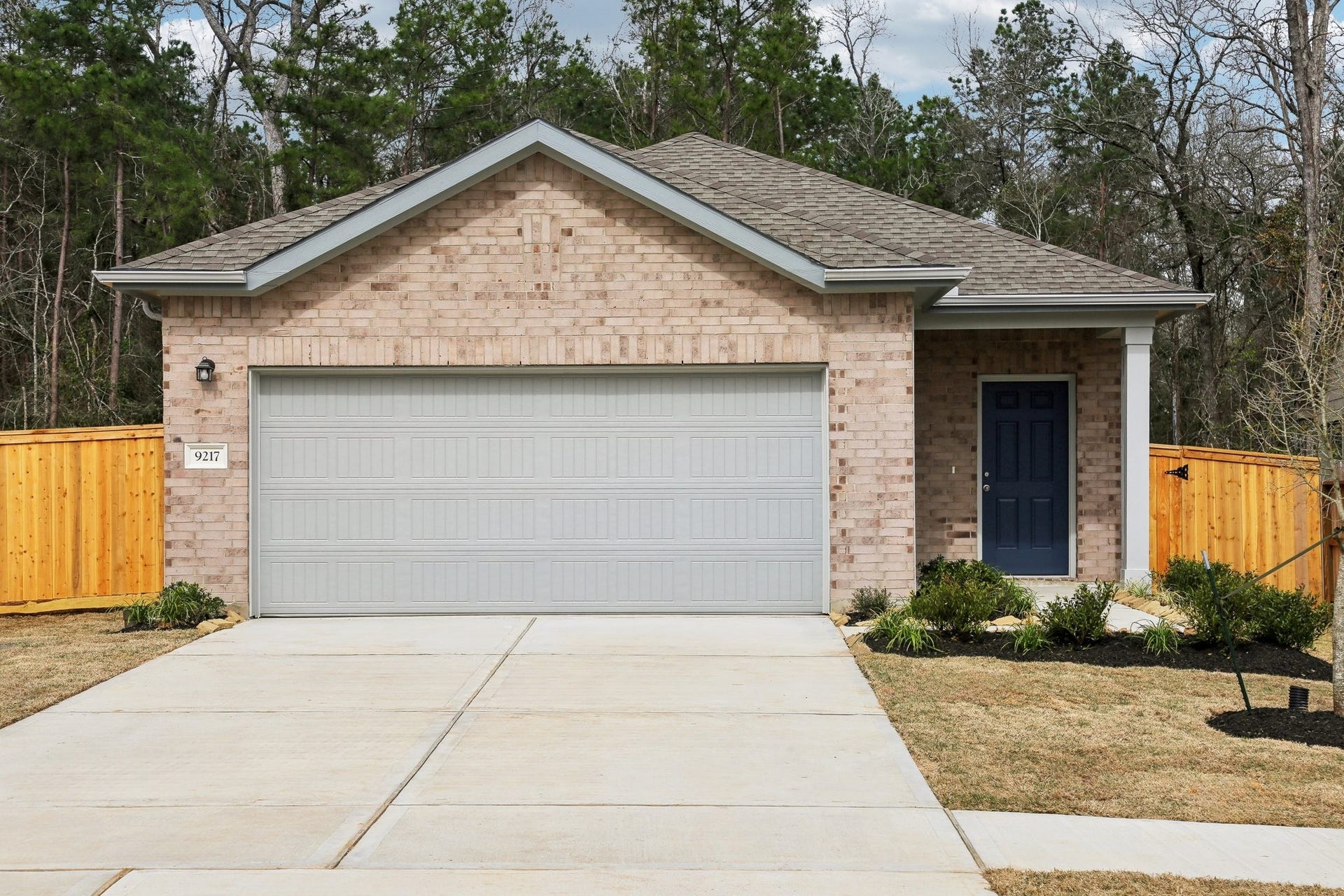 5951 Mercer Street, Conroe, TX 77303