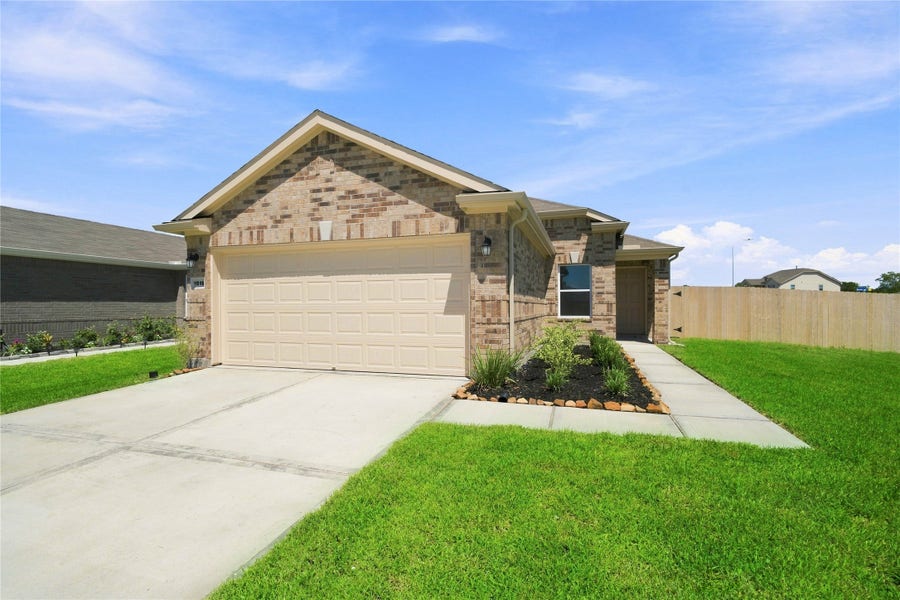 Property photo for 1519 Valley Creek Drive, Rosharon, TX