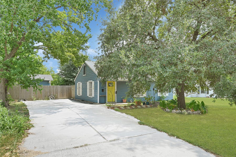 Property photo for 3607 De Leon Street, Houston, TX