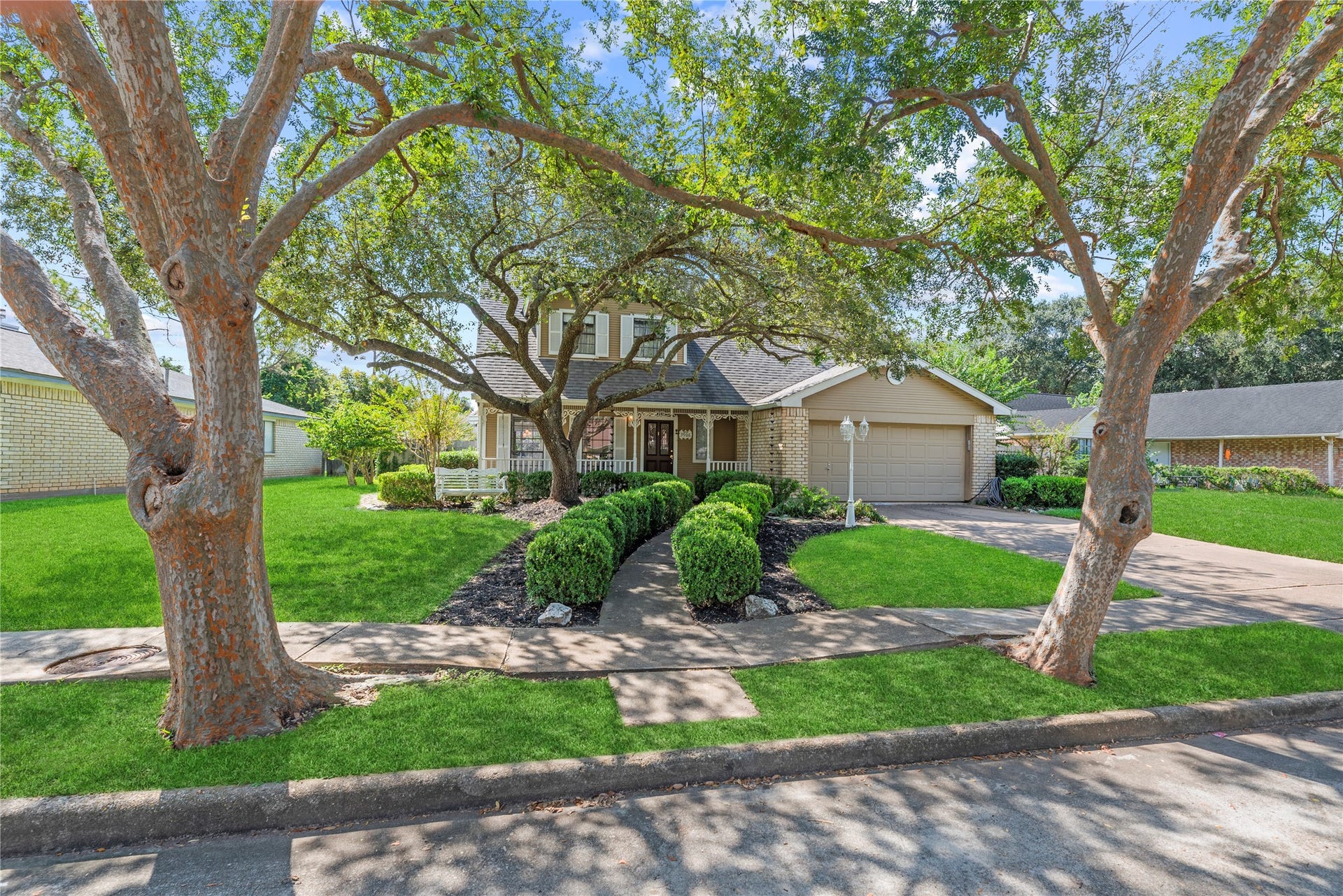 3906 Green Fields Drive, Sugar Land, TX 77479 Tree lined dead end street, elementary school right down the block, prime Sugar Land location!