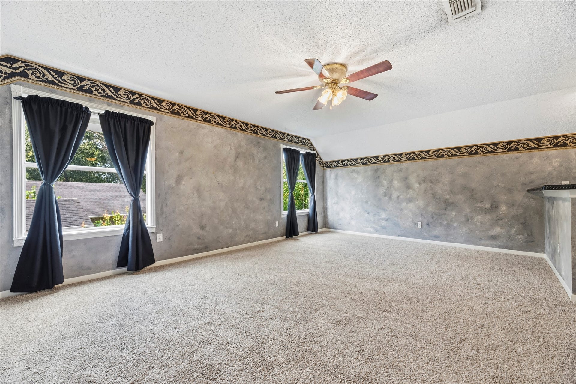 3906 Green Fields Drive, Sugar Land, TX 77479 Expansive game room space with a wet bar!