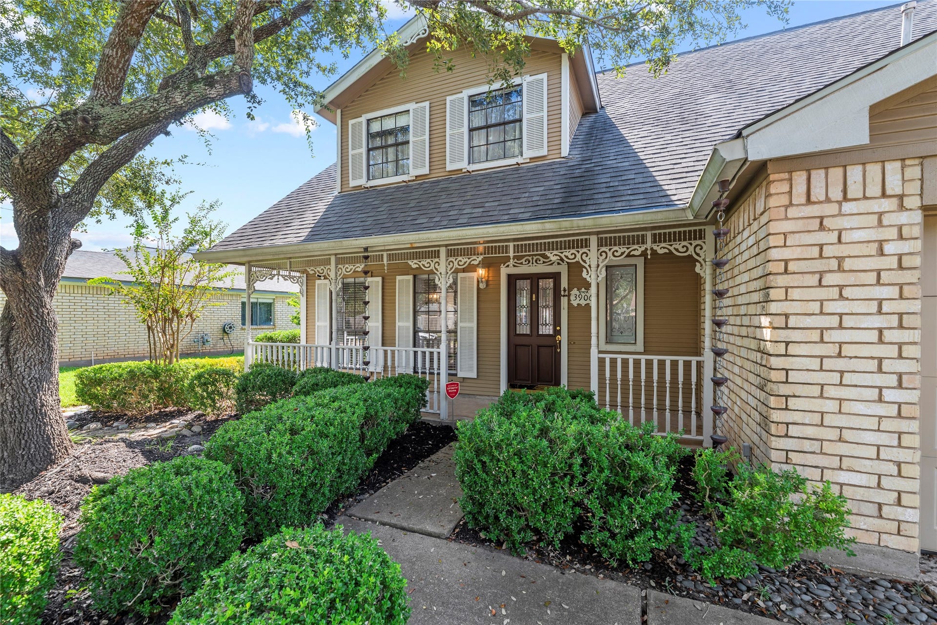 3906 Green Fields Drive, Sugar Land, TX 77479 They just don't make them like this anymore!