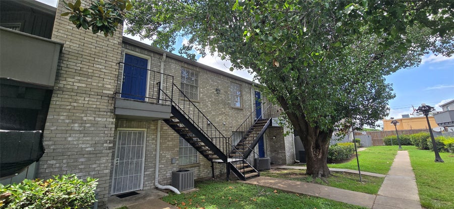 Property photo for 9700 Leawood Boulevard, #1002, Houston, TX