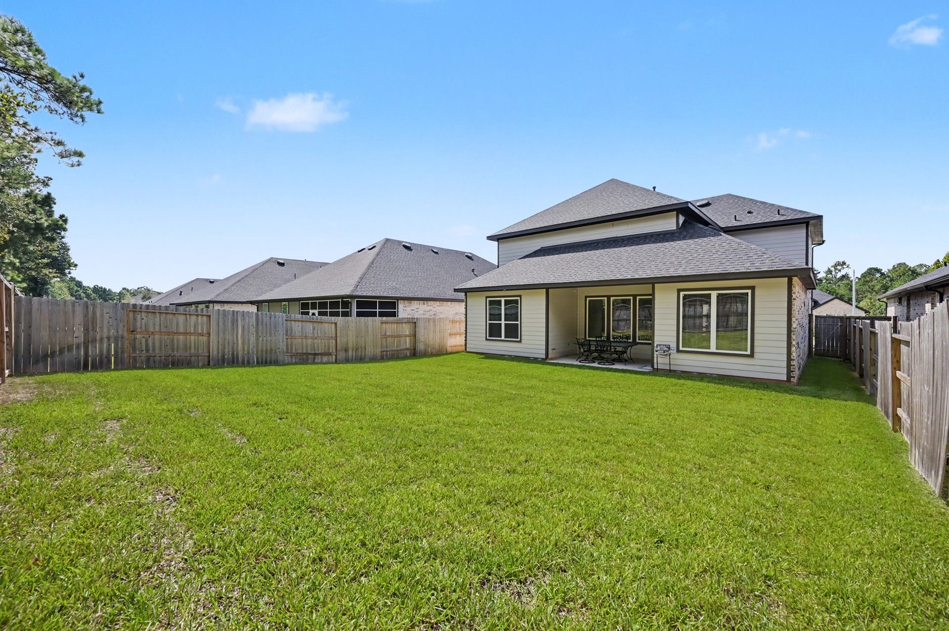 326 Springfield Terrace Drive, Conroe, TX 77304 326 Springfield Terrace Drive, Conroe, TX 77304